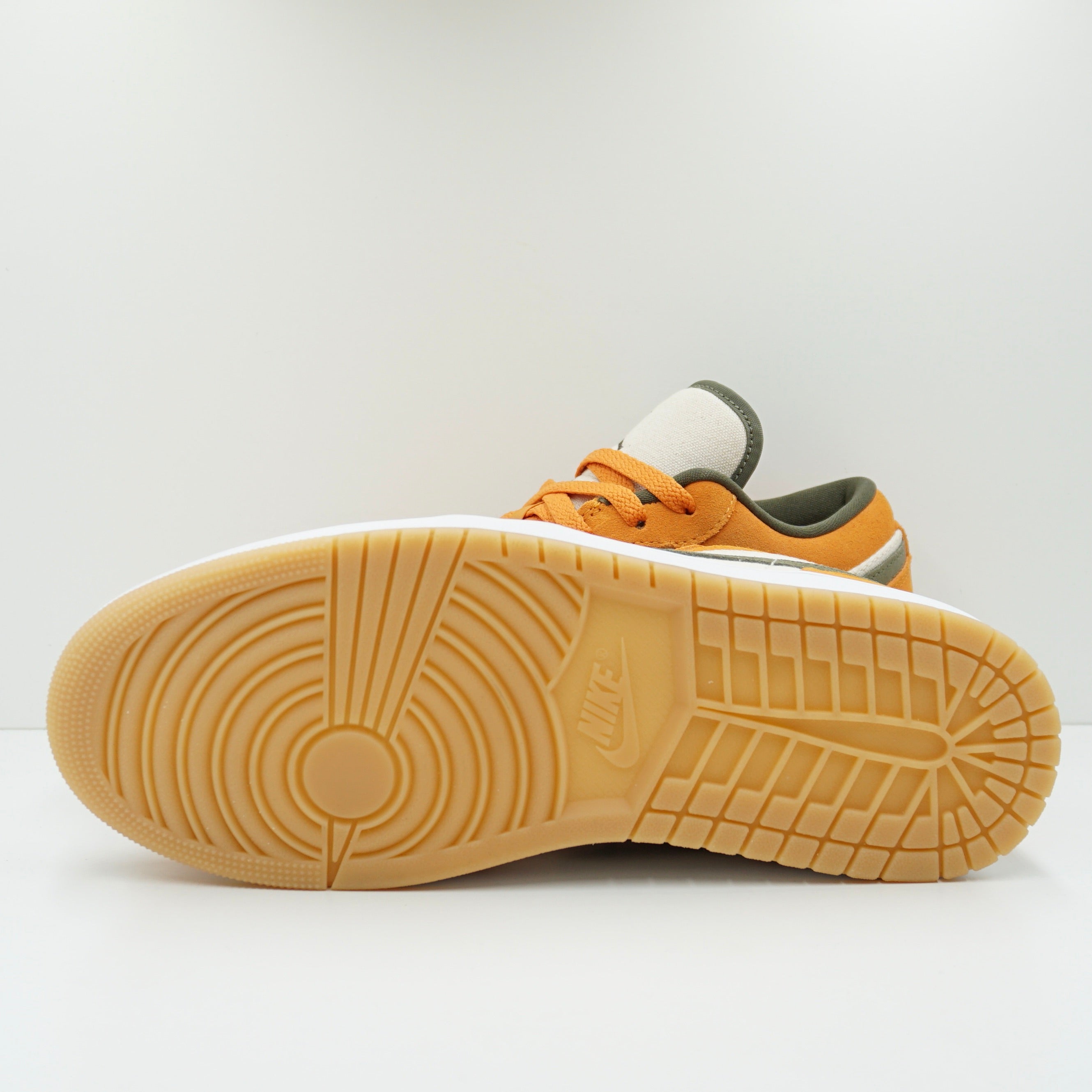 Jordan 1 Low SE Light Curry