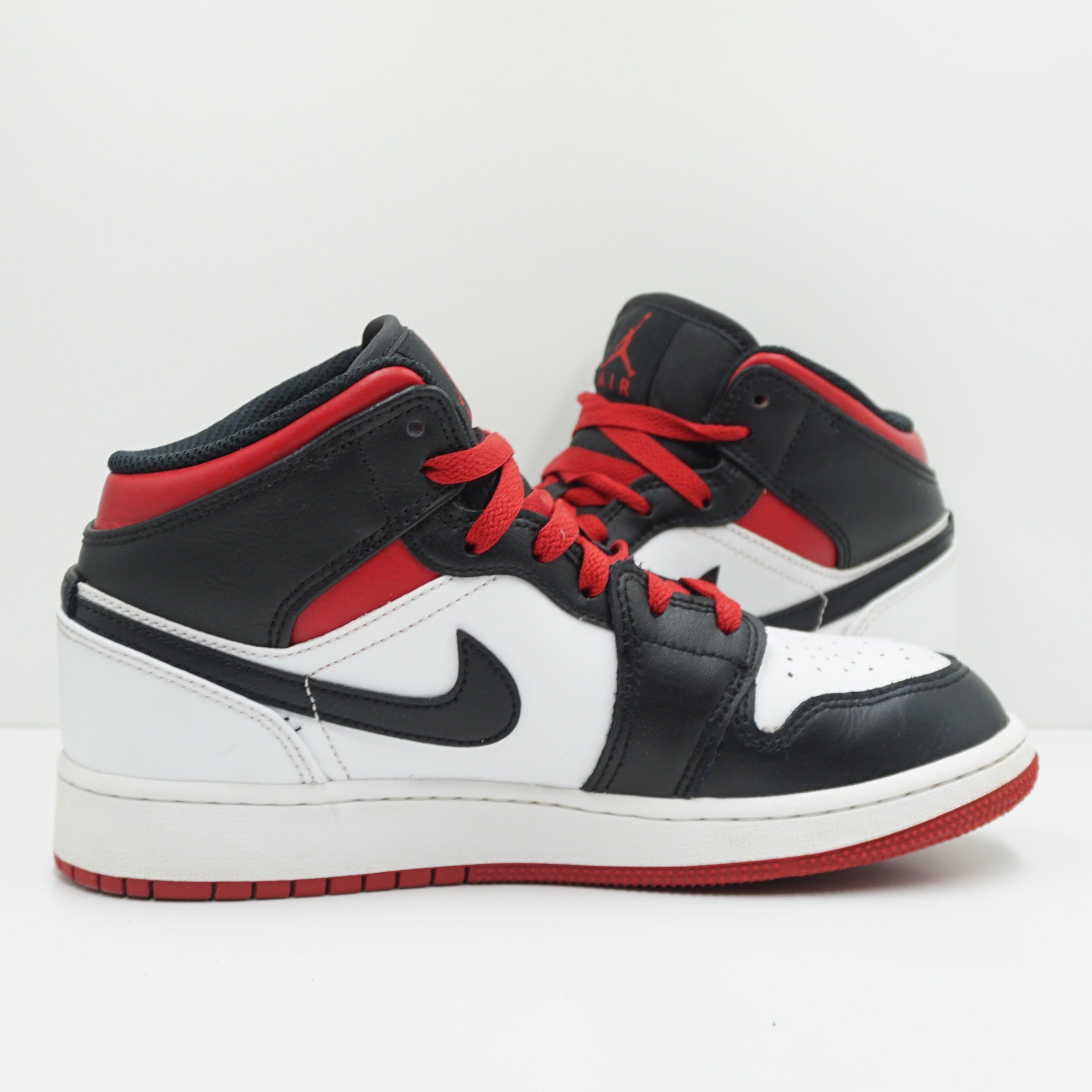 Jordan 1 Mid Gym Red Black Toe (GS)