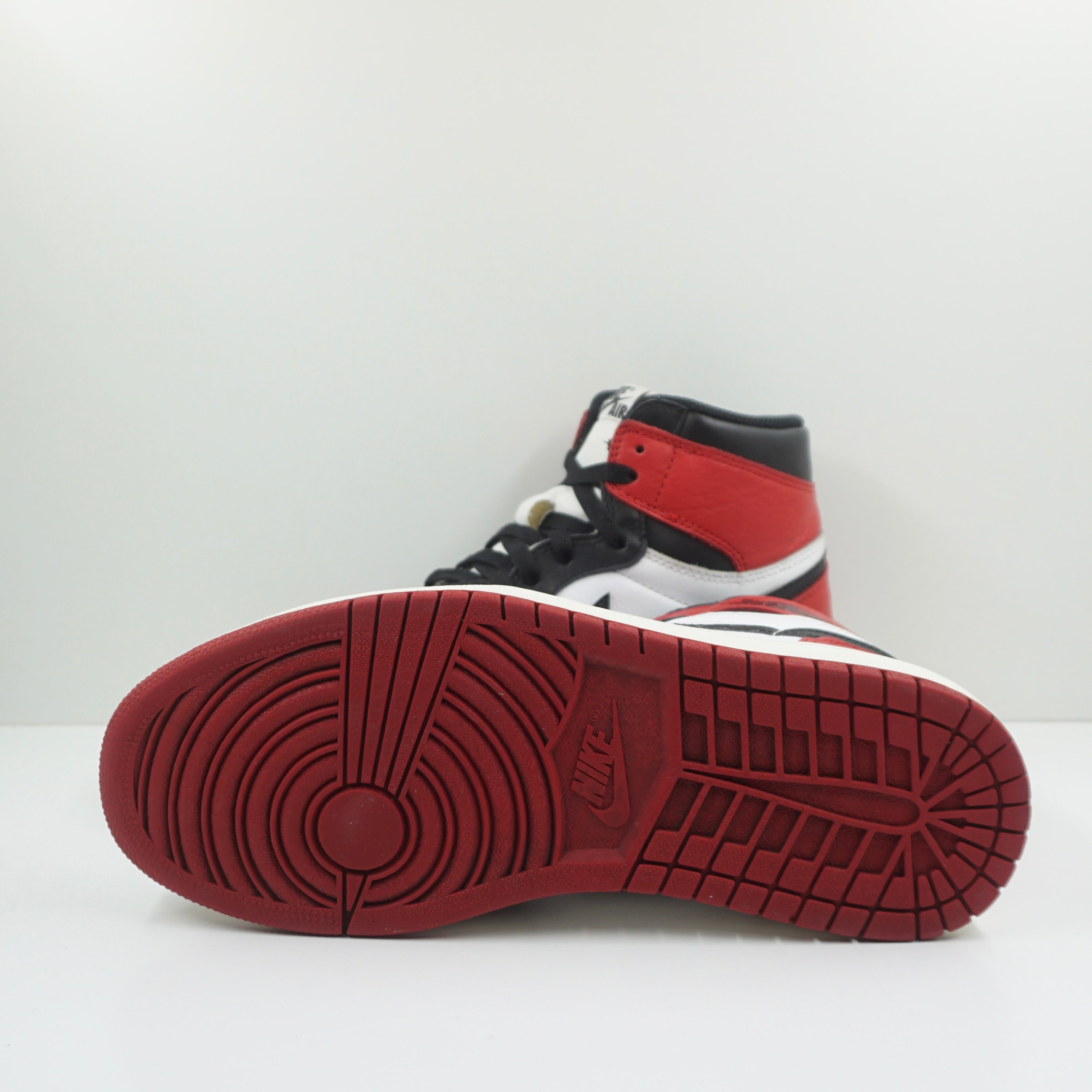 Jordan 1 Retro Black Toe (2016)