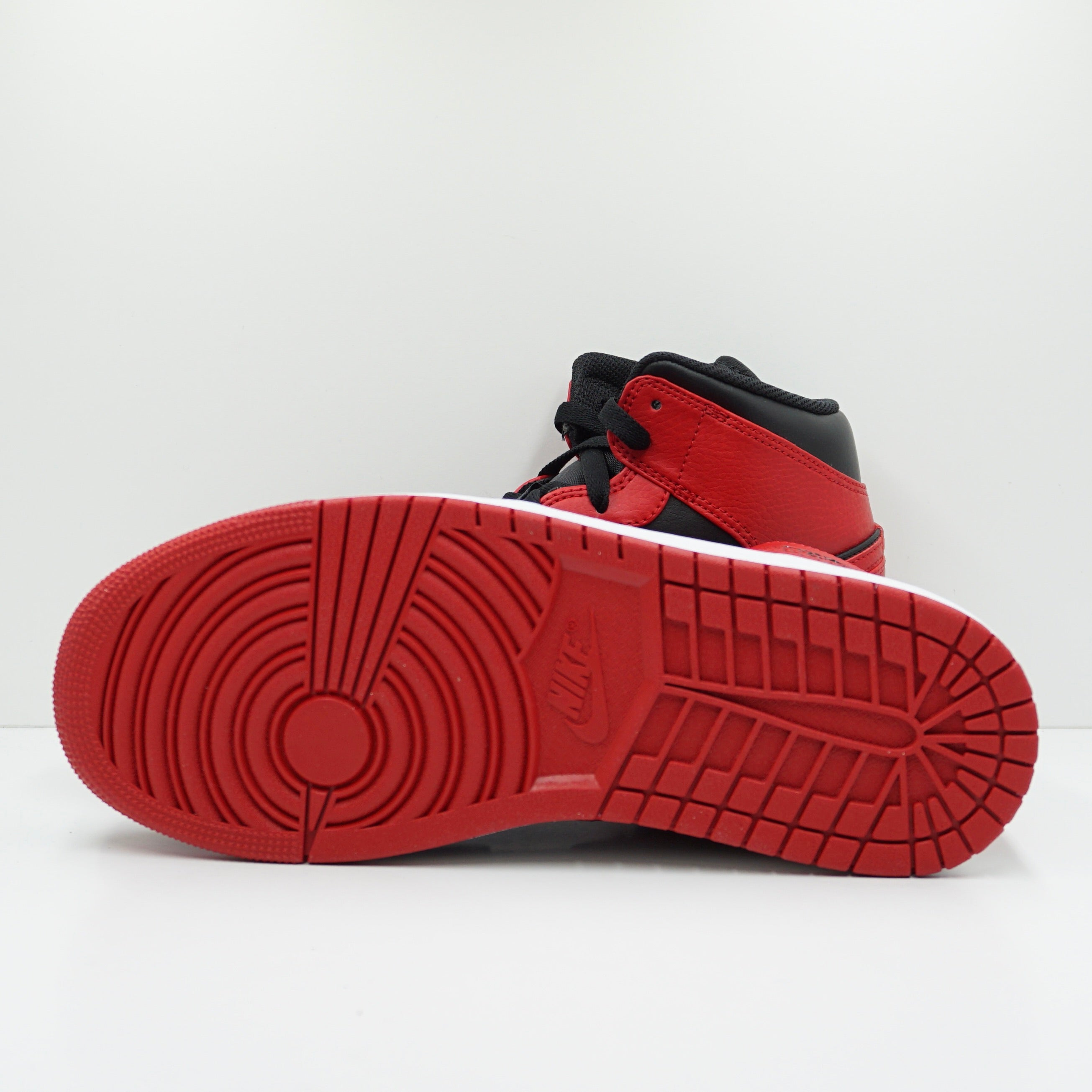 Jordan 1 Mid Bred Banned (2020)