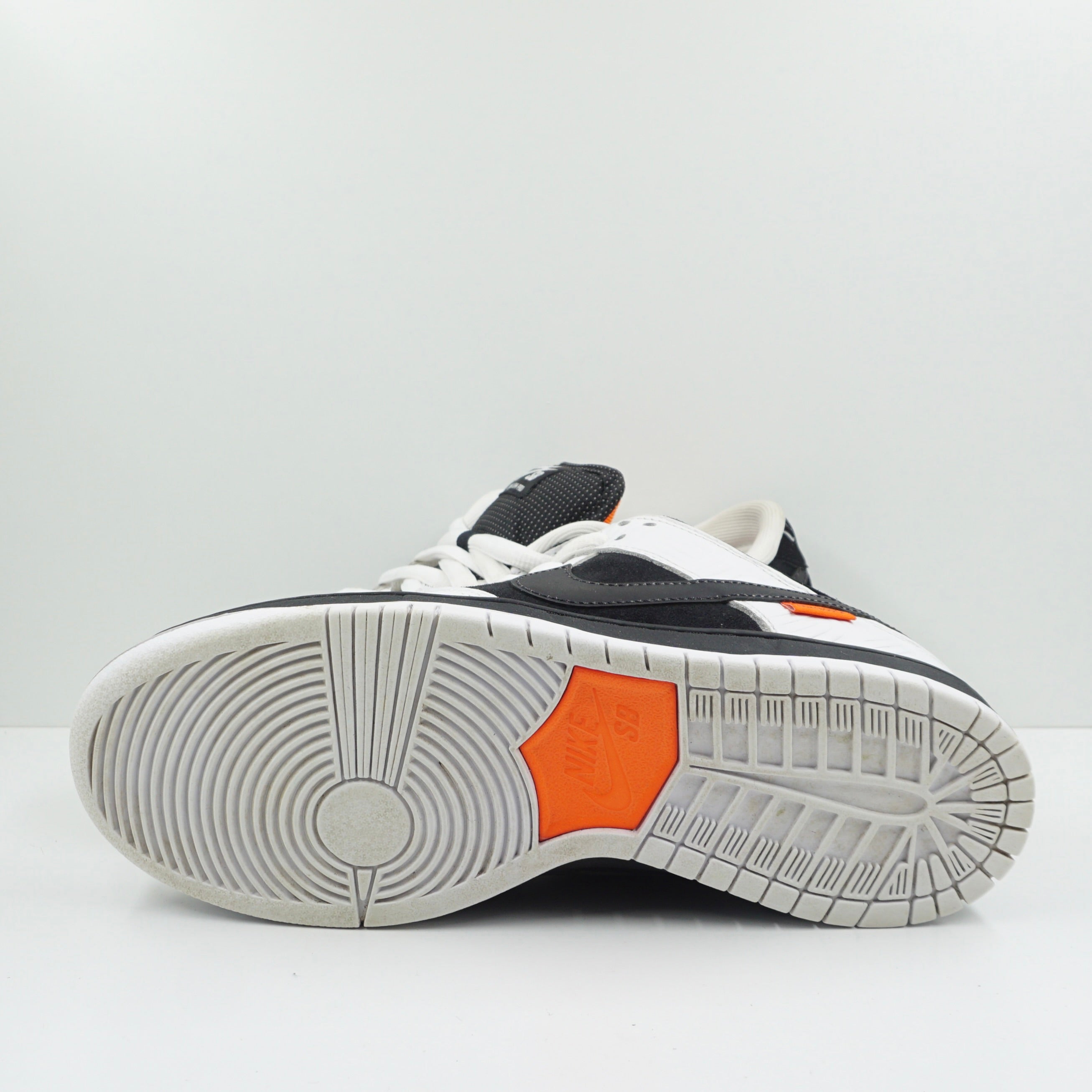 Nike SB Dunk Low TIGHTBOOTH