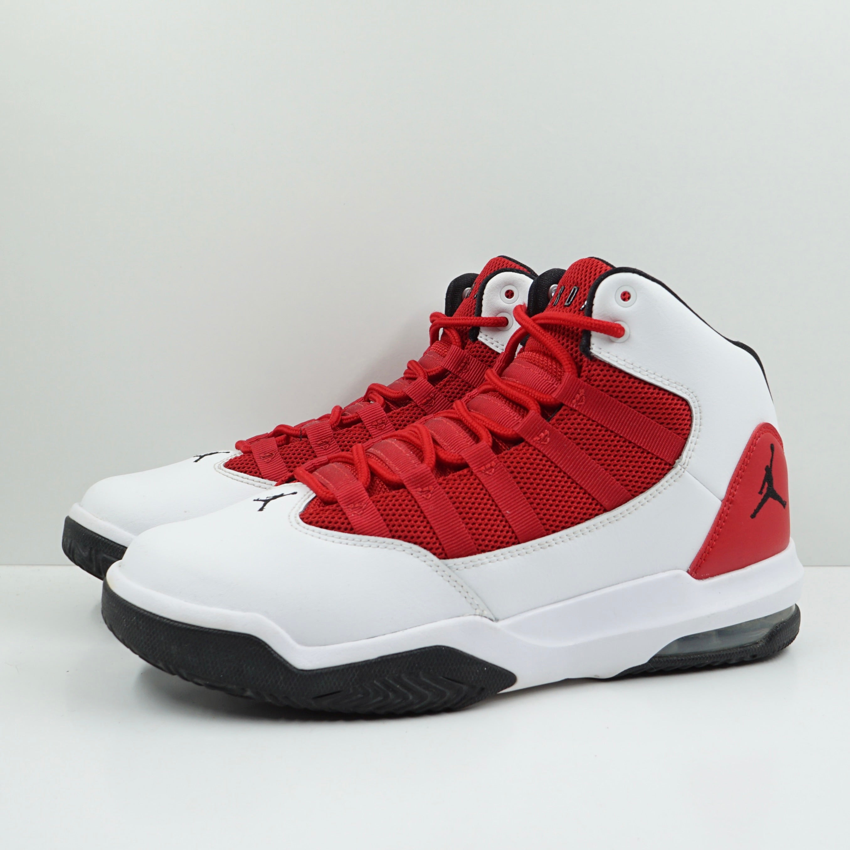 Jordan Max Aura White Gym Red (GS)