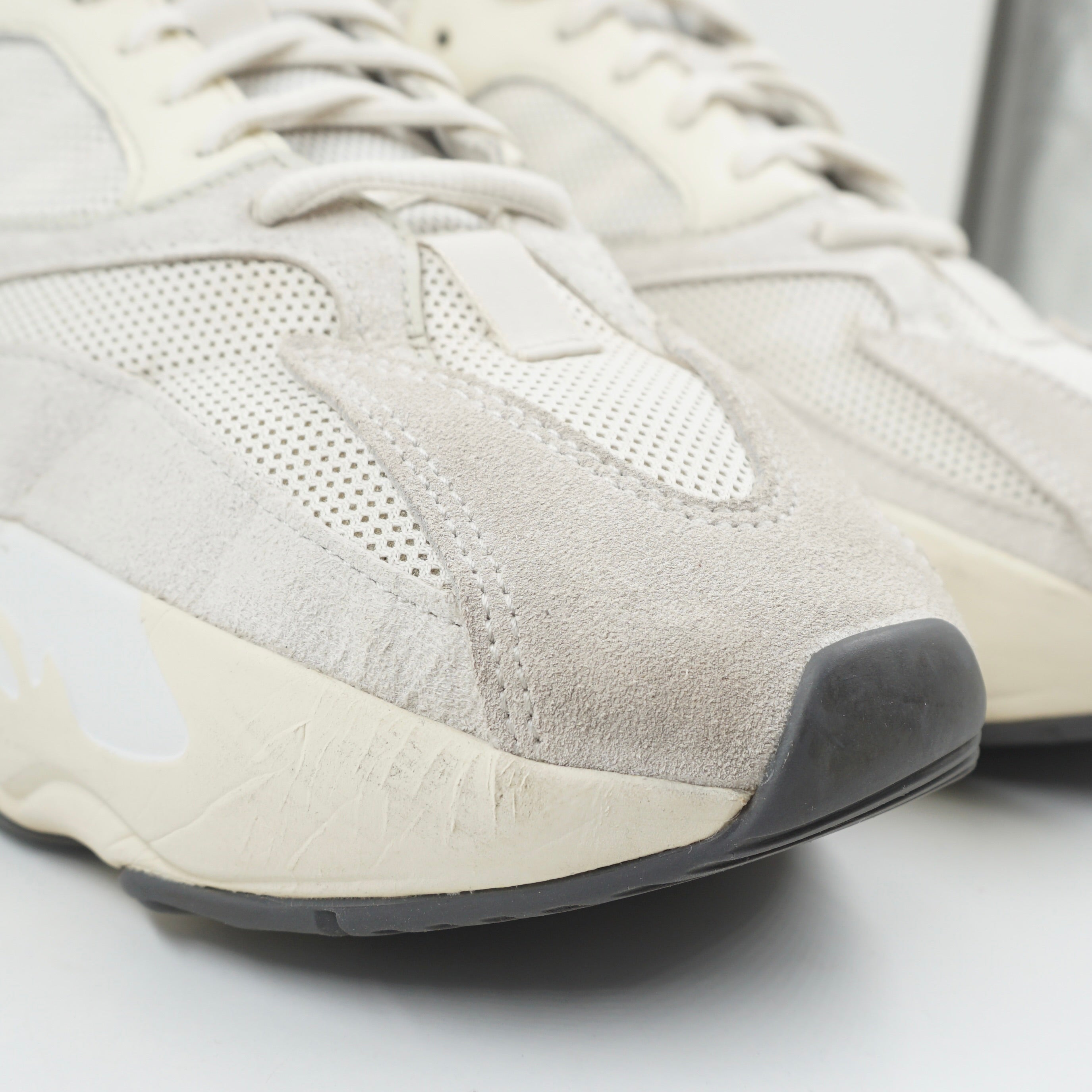 Adidas Yeezy Boost 700 Analog