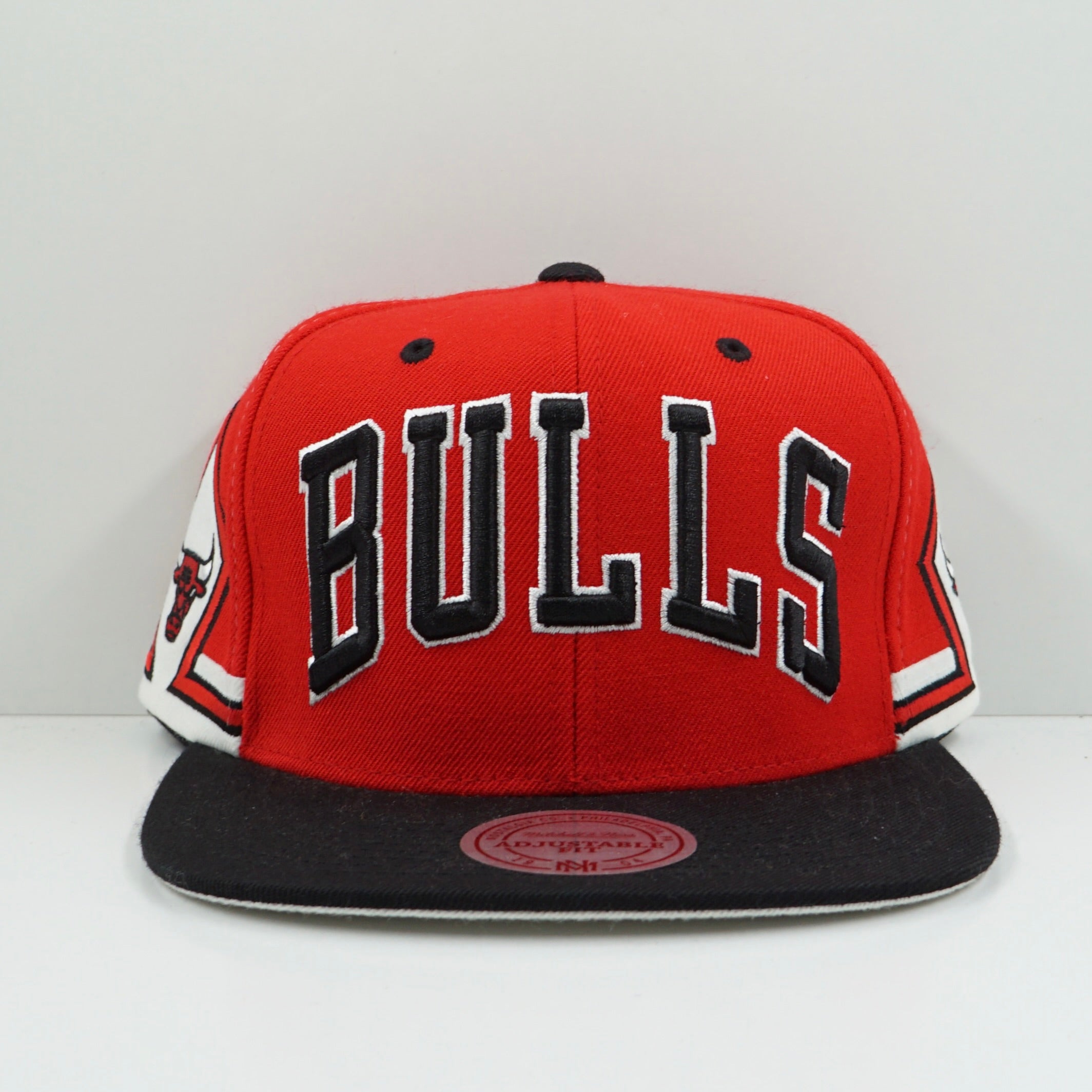 Mitchell & Ness Chicago Bulls Red Black Snapback Cap