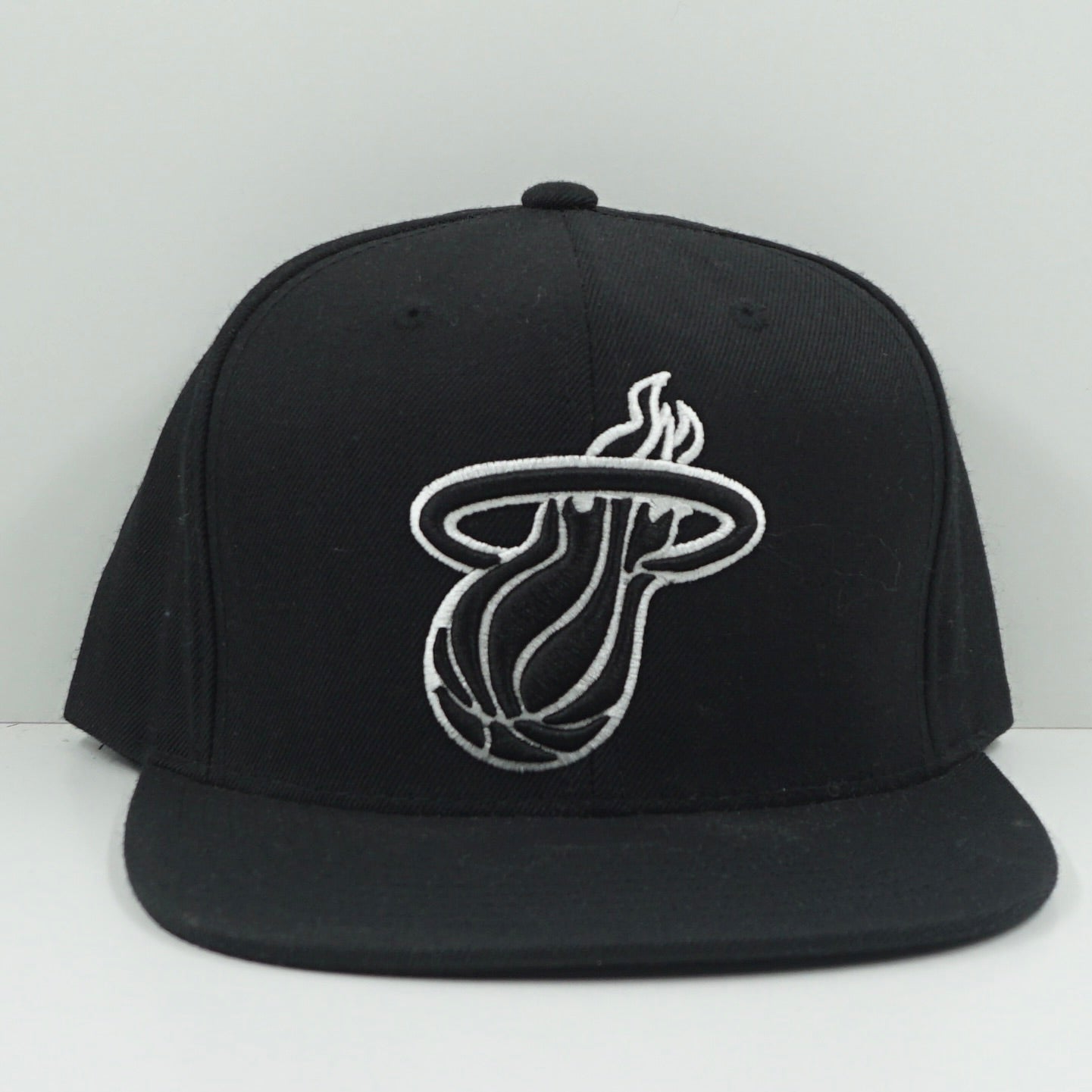 Mitchell & Ness Miami Heat Black Snapback Cap