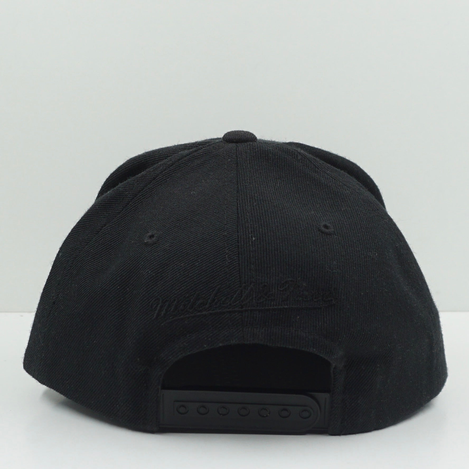 Mitchell & Ness Atlanta Hawks Black Snapback Cap