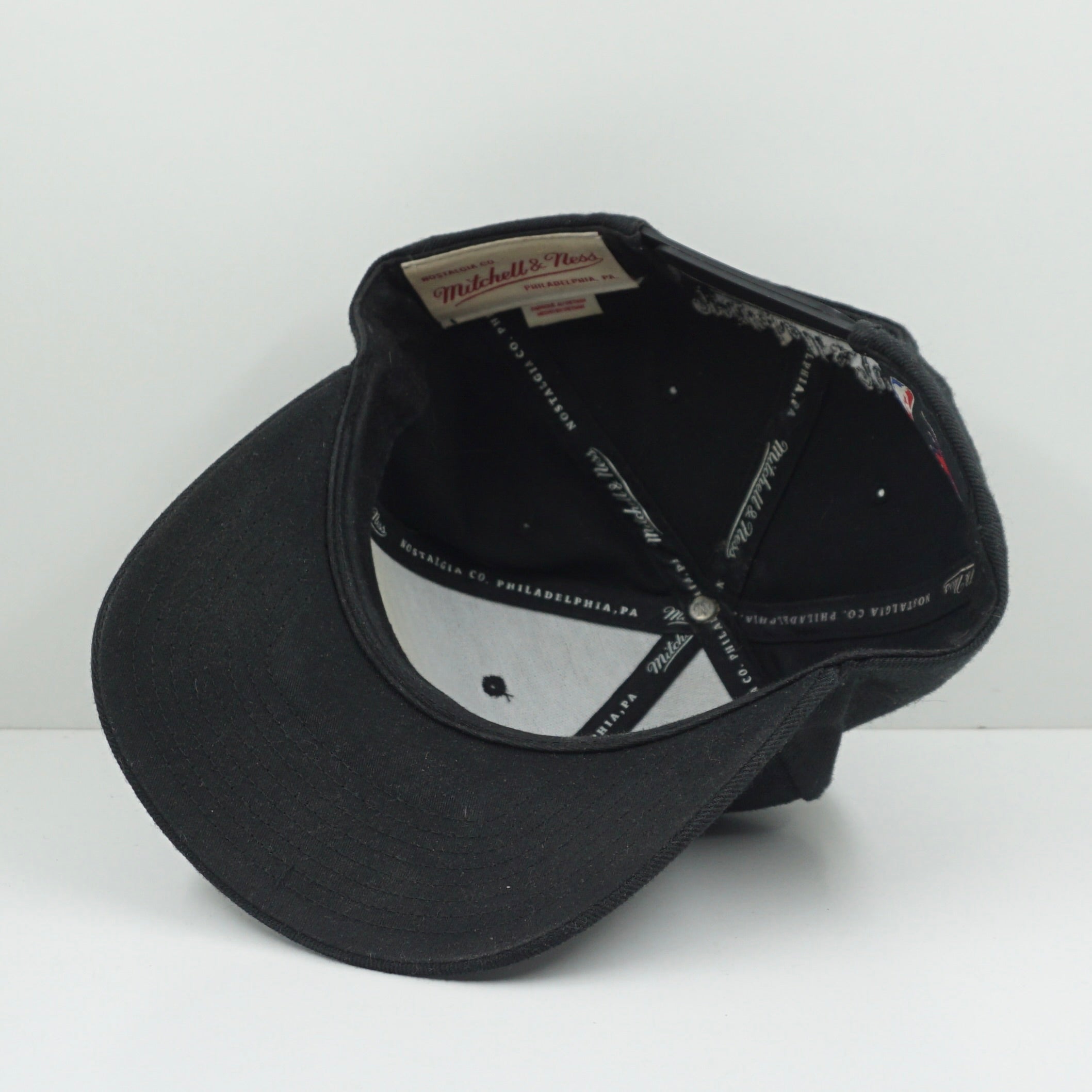 Mitchell & Ness Atlanta Hawks Black Snapback Cap