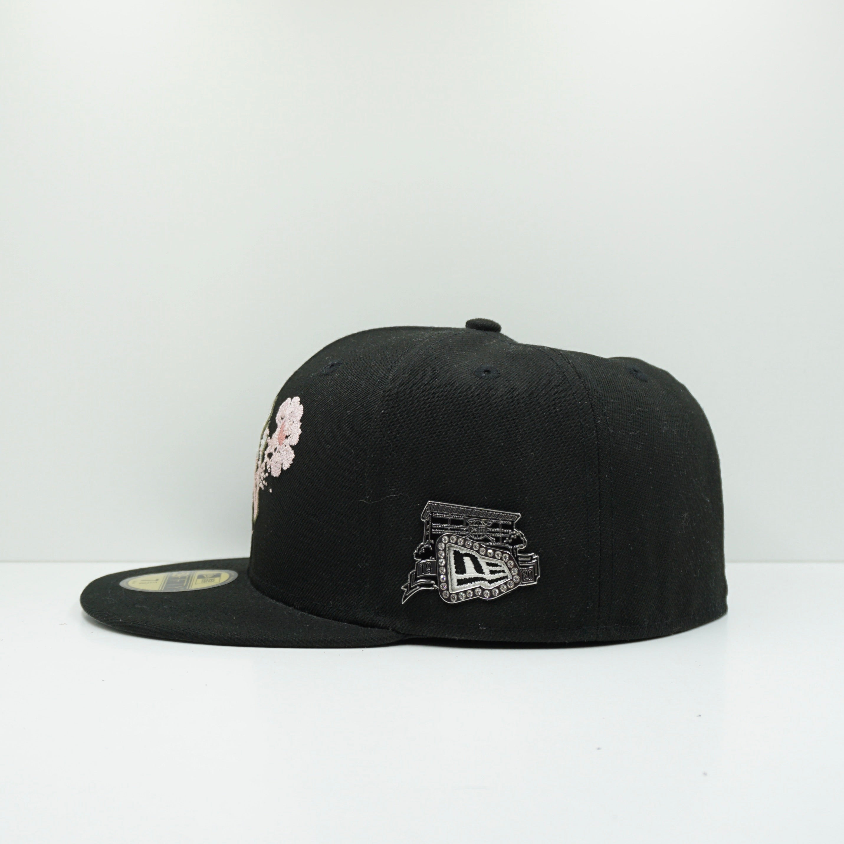 New Era New York Yankees Dotted Floral Black Fitted Cap