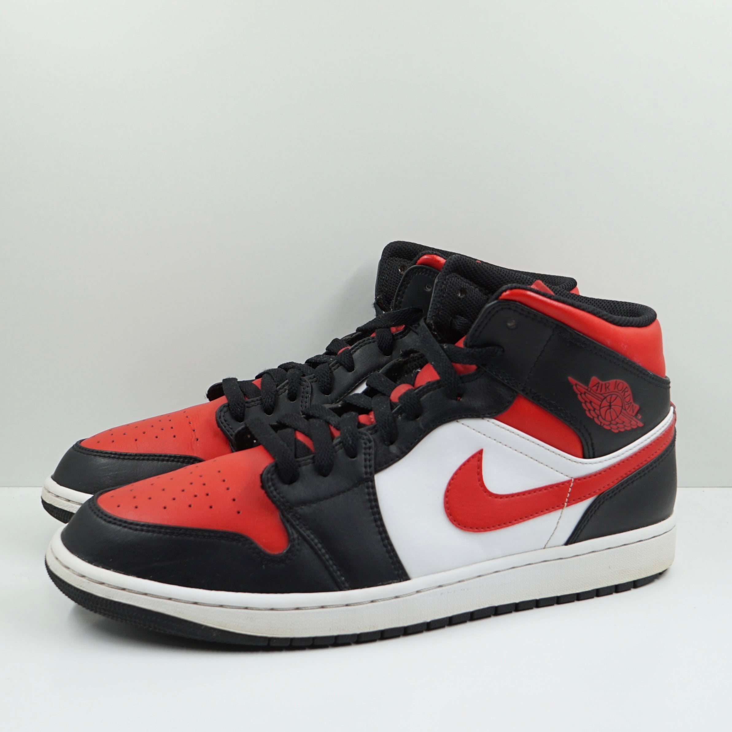 Jordan 1 Mid White Black Red (2022)
