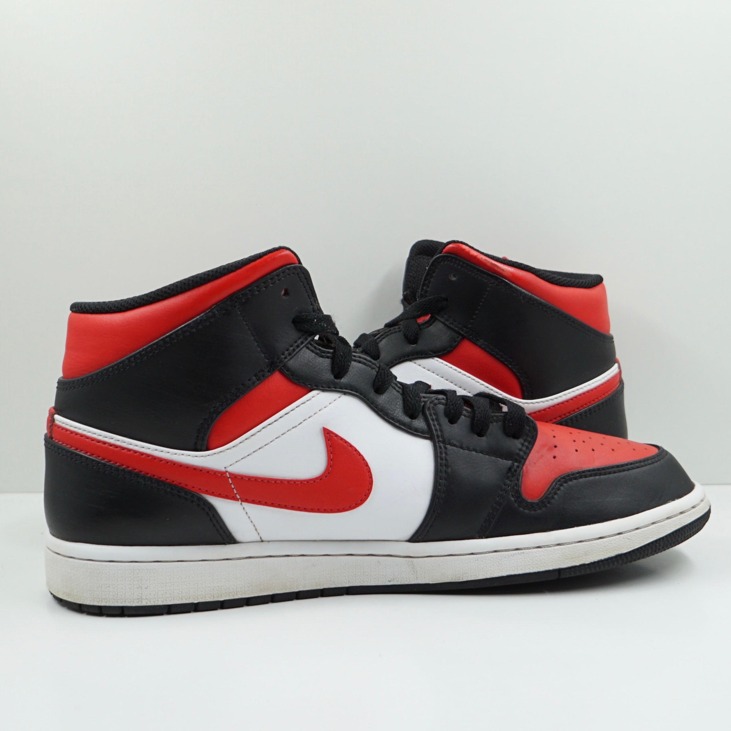 Jordan 1 Mid White Black Red (2022)
