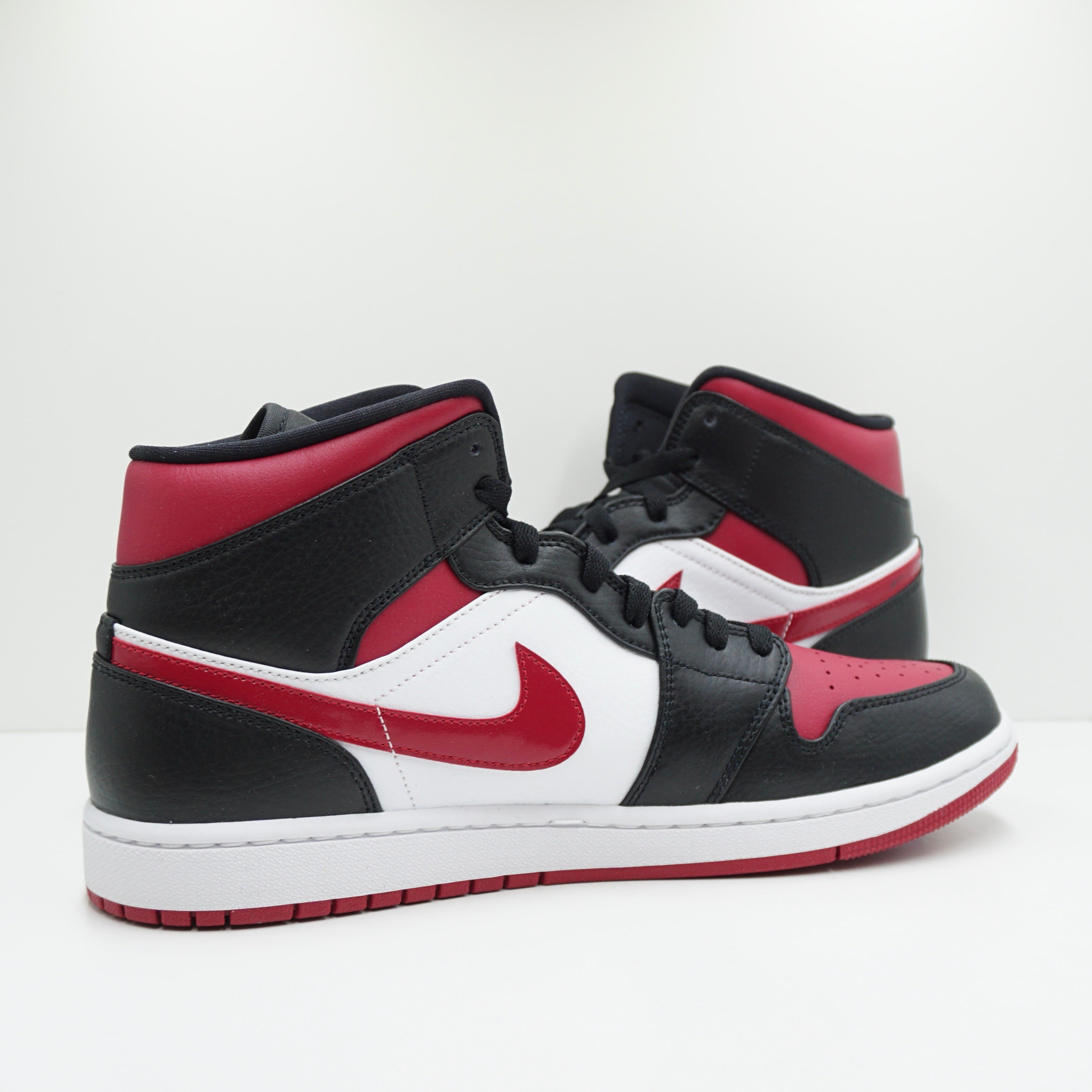 Jordan 1 Mid Bred Toe