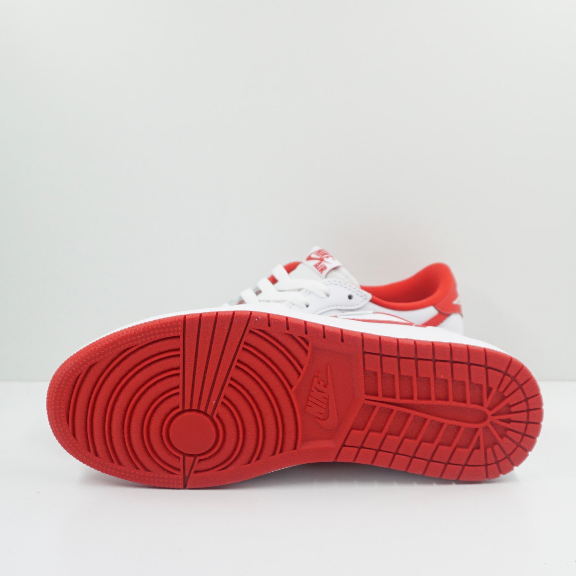 Jordan 1 Retro Low OG University Red