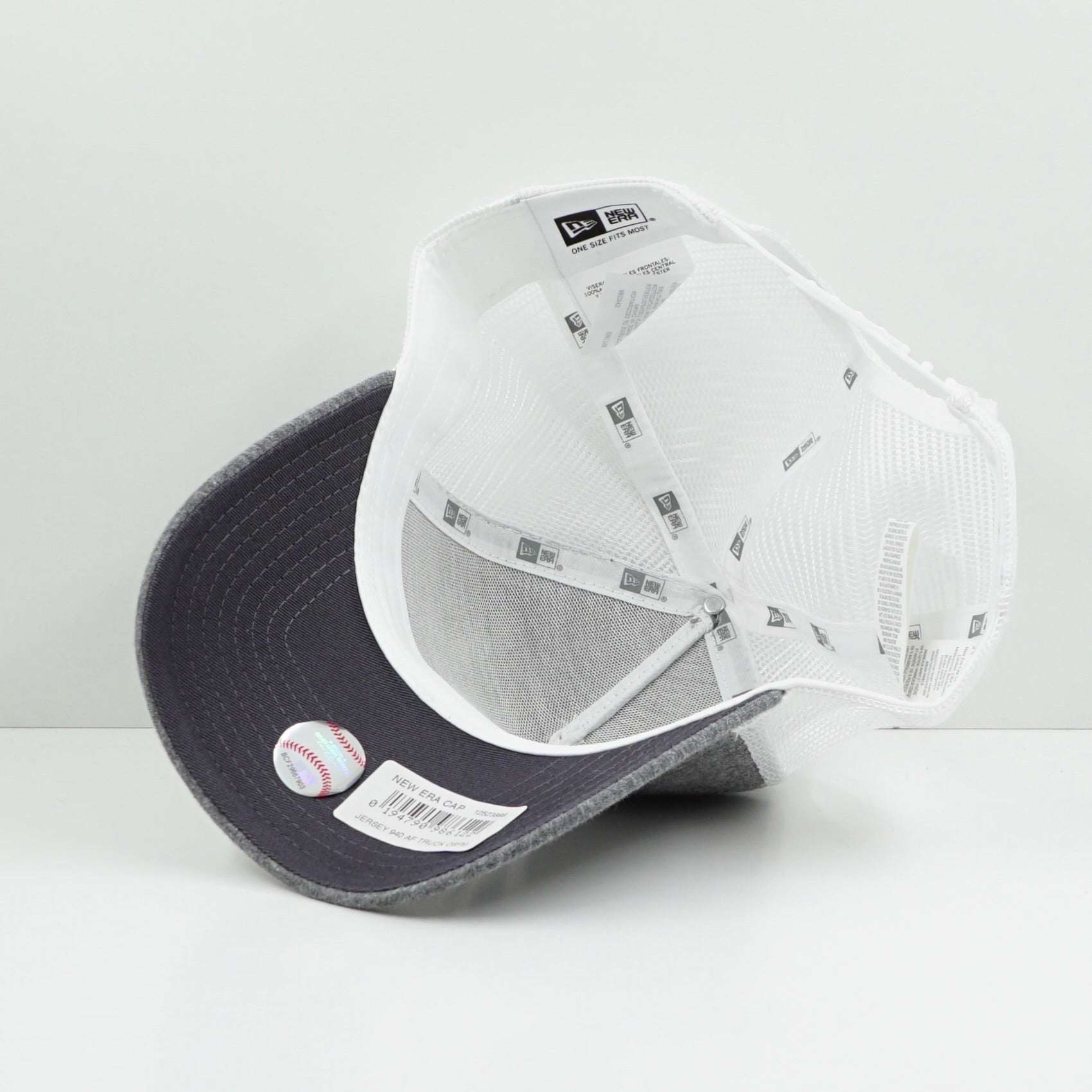 New Era New York Yankees Grey White Fleece Adjustable Cap