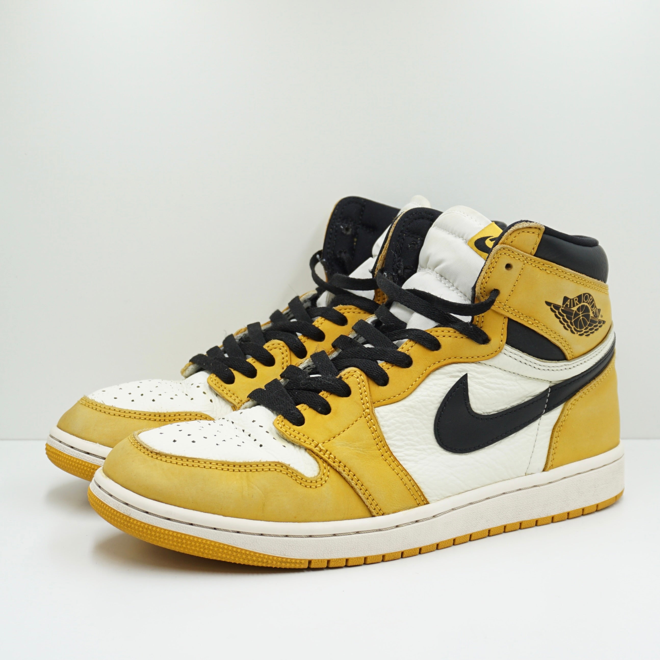 Jordan 1 Retro High OG Yellow Ochre