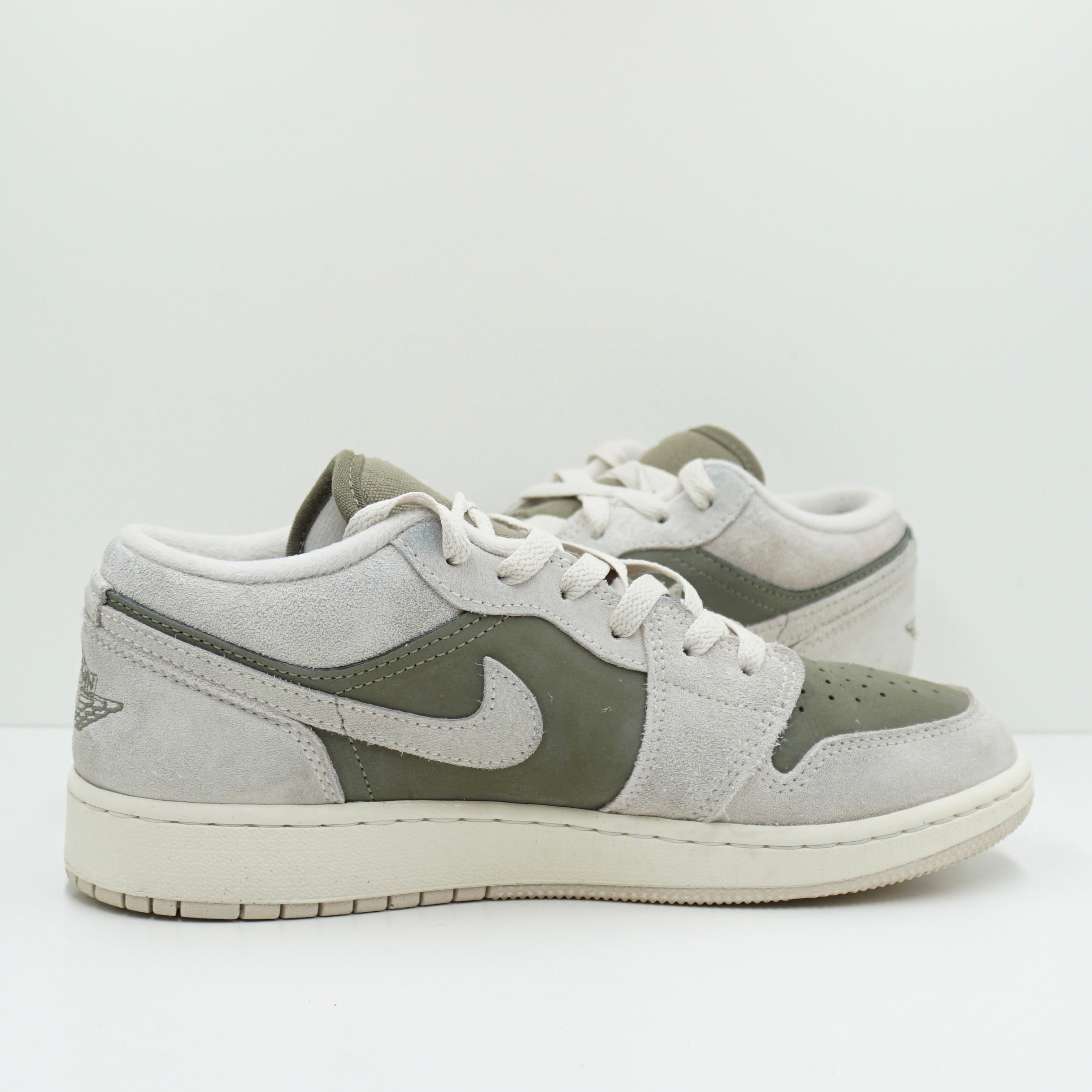 Jordan 1 Low SE Medium Olive Sail (GS)