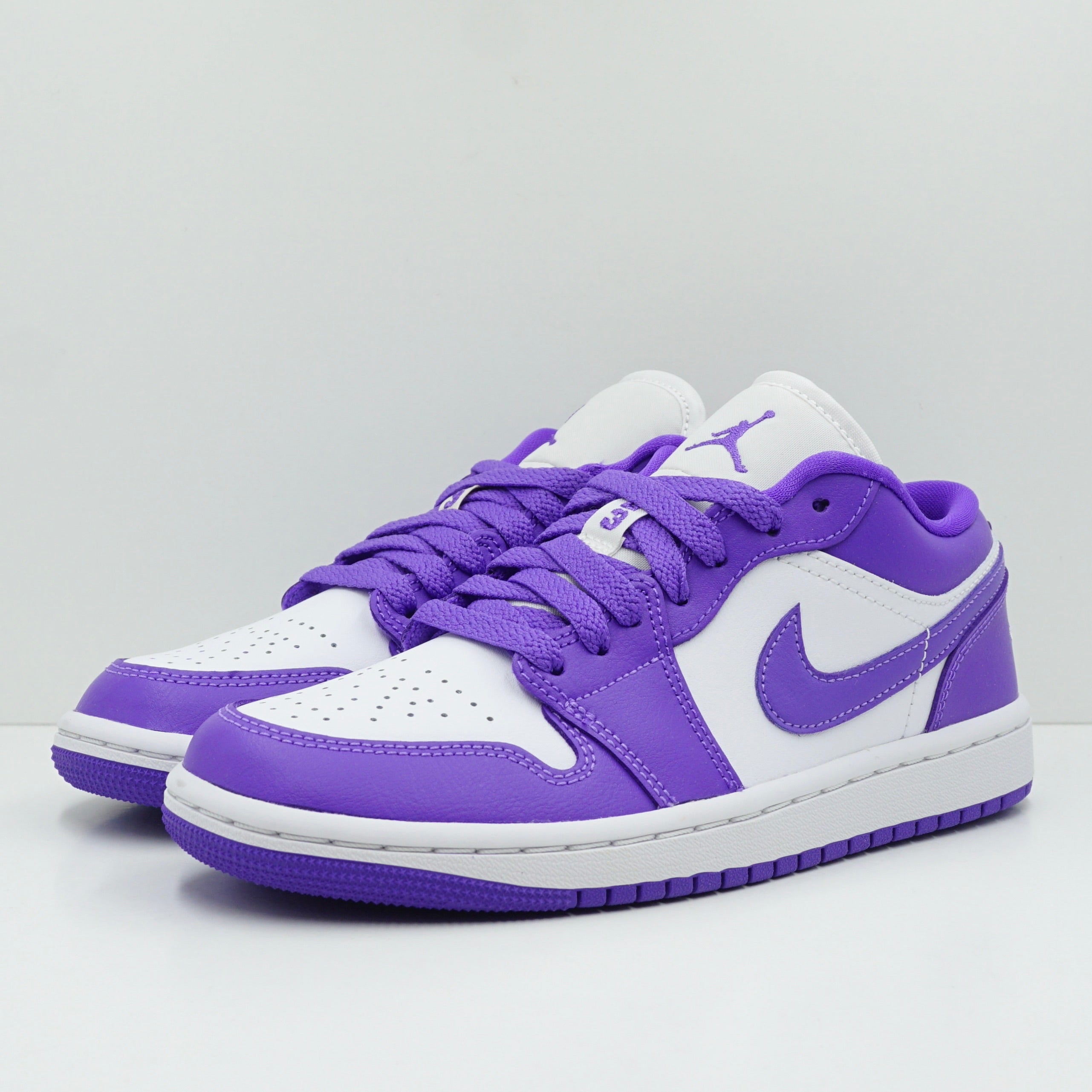 Jordan 1 Low Psychic Purple (W)