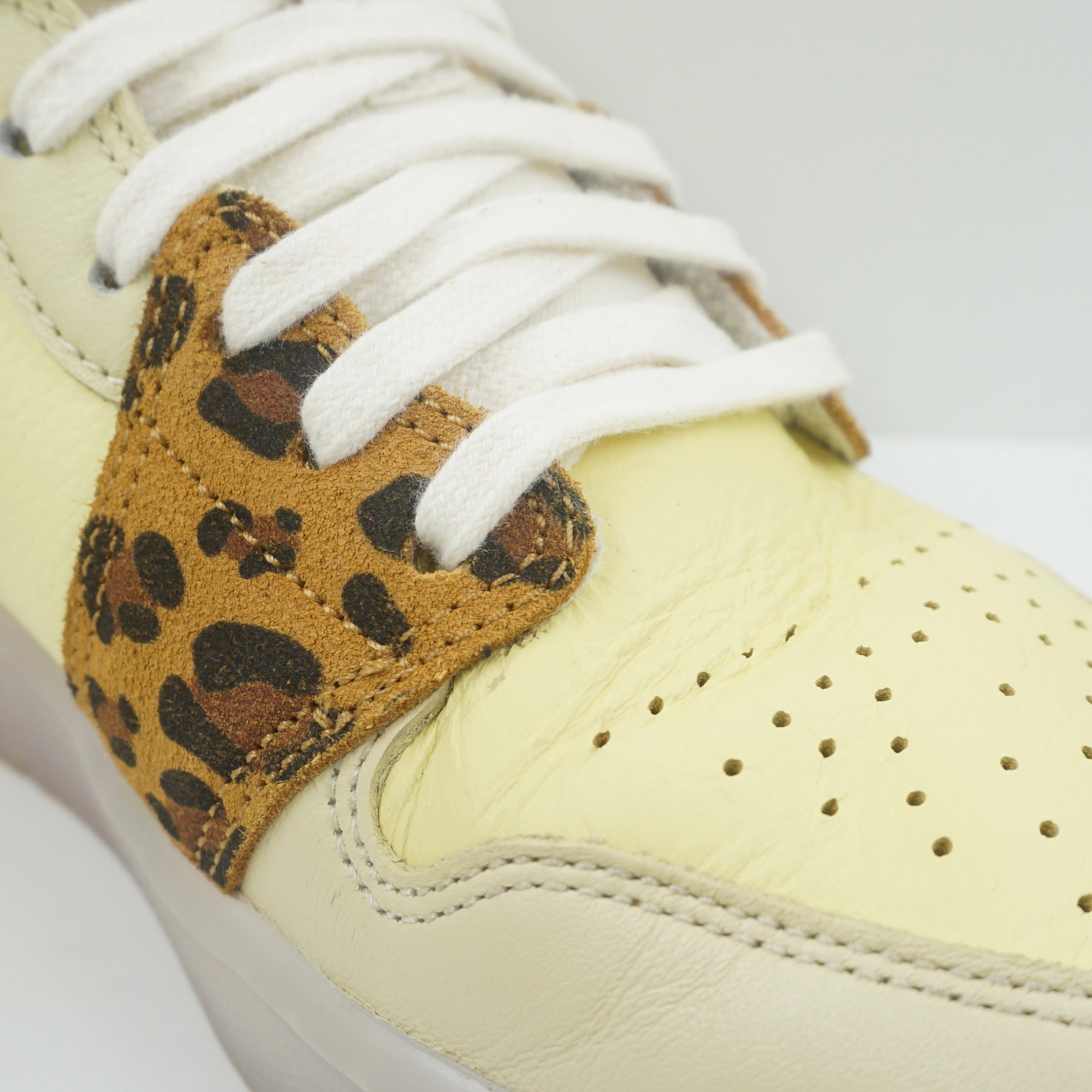 Jordan 1 Low SNKRS Day (W)