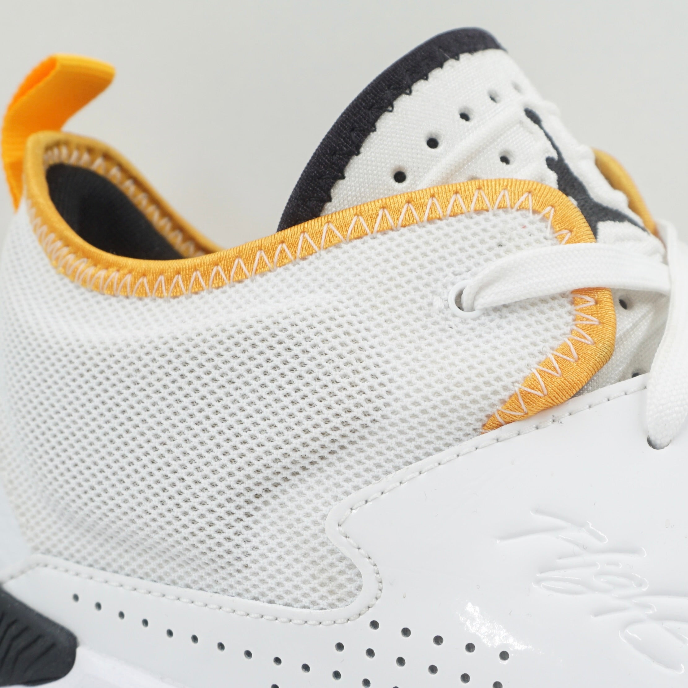 Jordan Stay Loyal 2 White Taxi Black