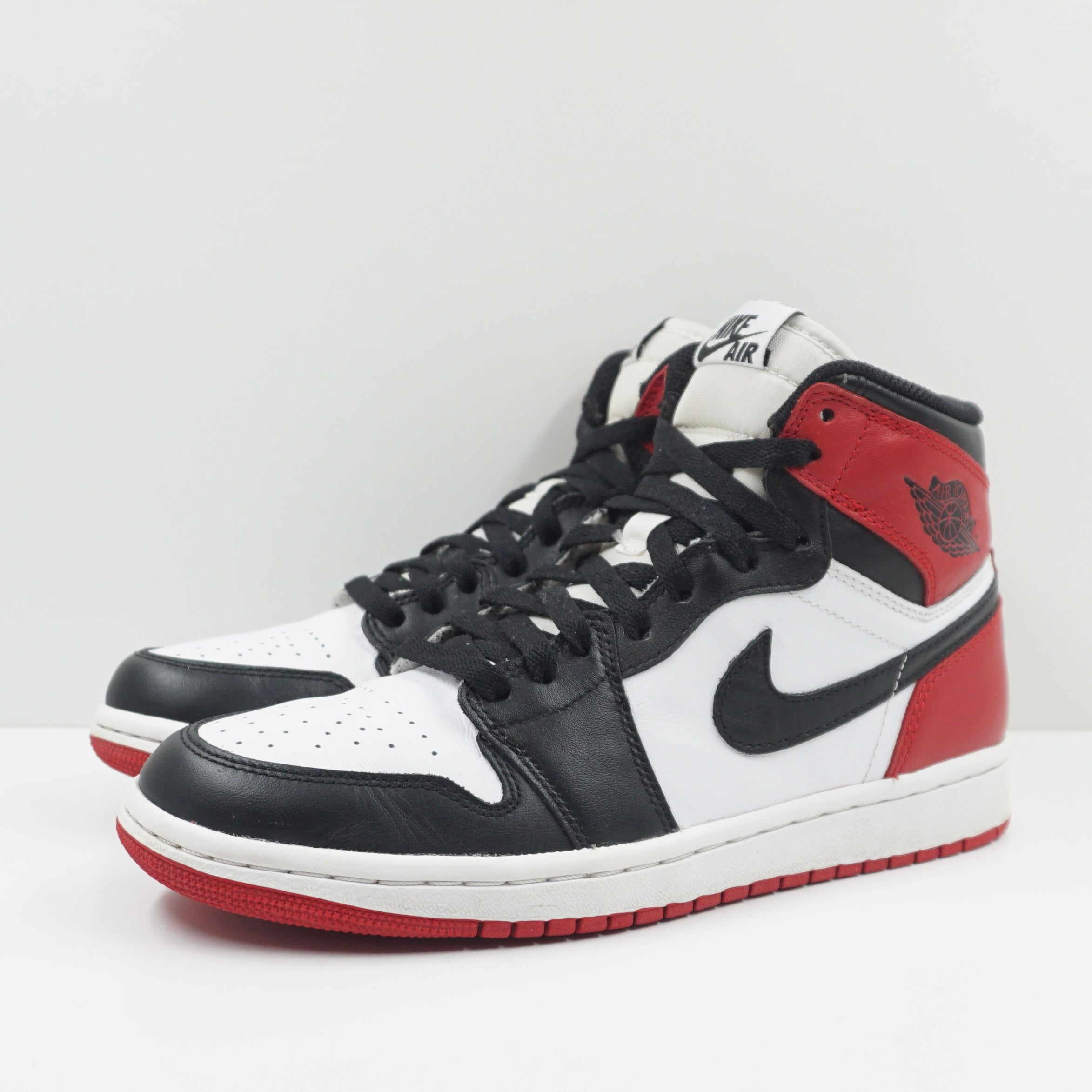 Jordan 1 Retro Black Toe (2013)