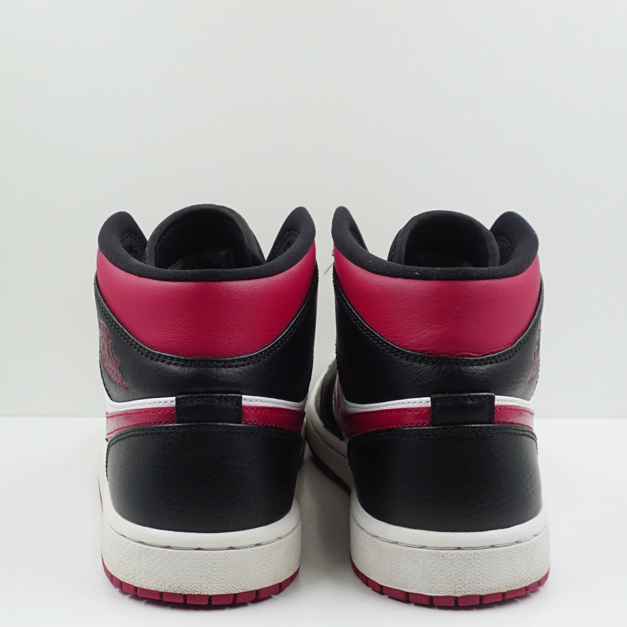 Jordan 1 Mid Bred Toe