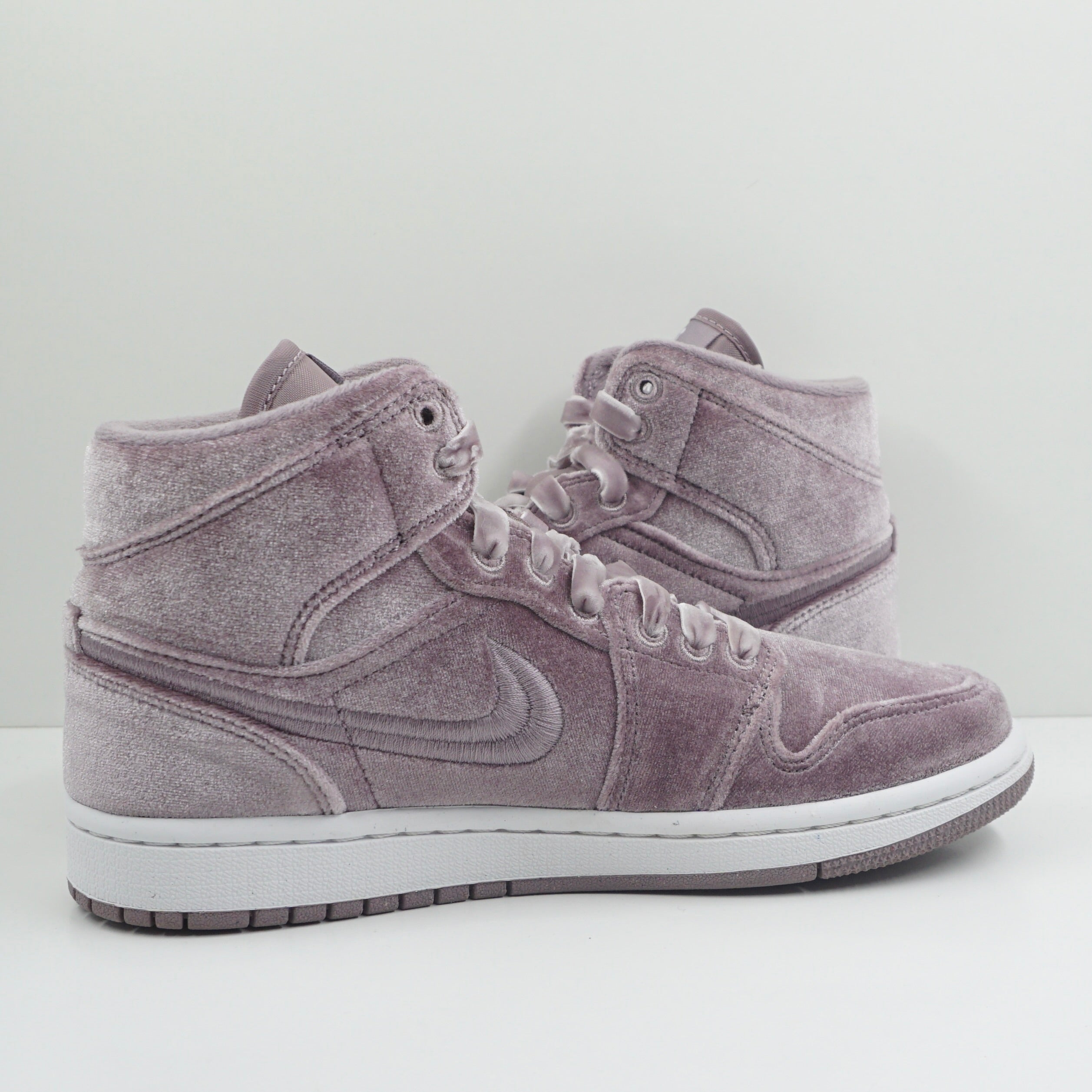 Jordan 1 Mid SE Purple Velvet (W)