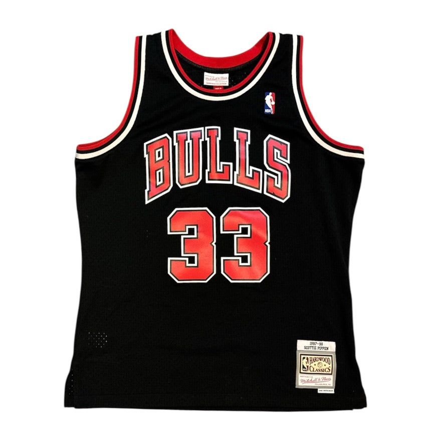 Mitchell & Ness Hardwood Classics Chicago Bulls Scottie Pippen #33 1997/1998 Swingman Basketball Jersey