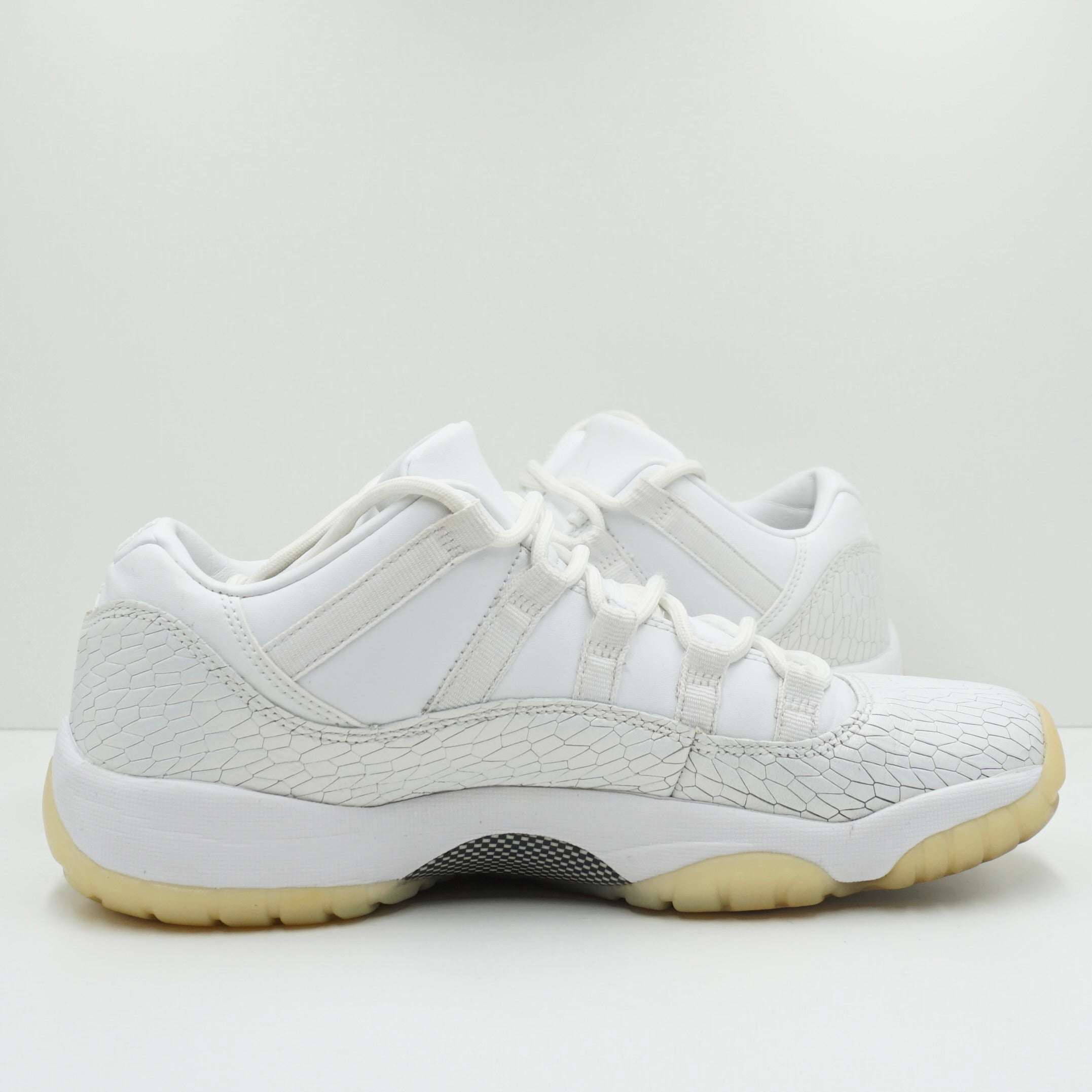 jordan 11 retro low heiress pure platinum