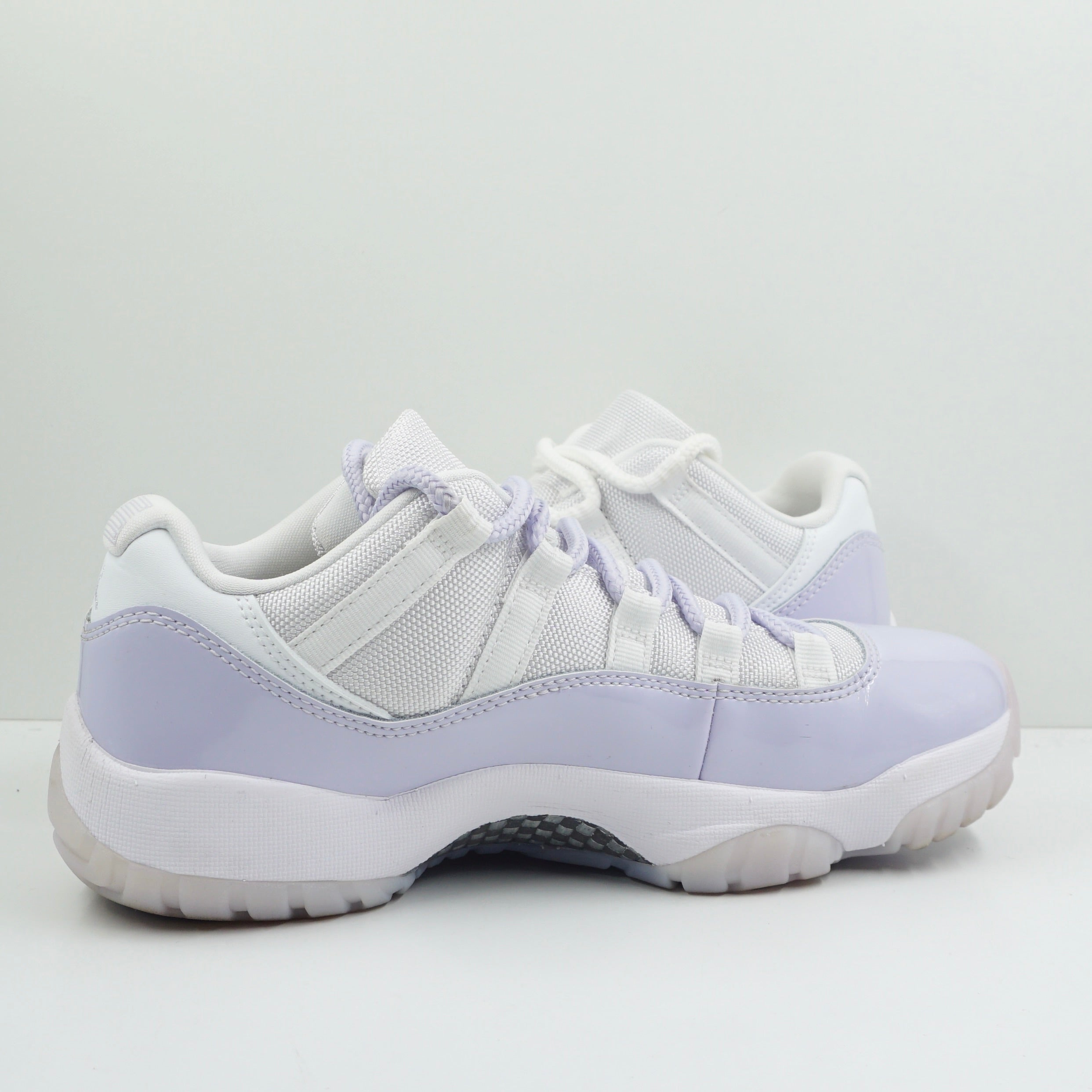 Jordan 11 Retro Low Pure Violet (W)