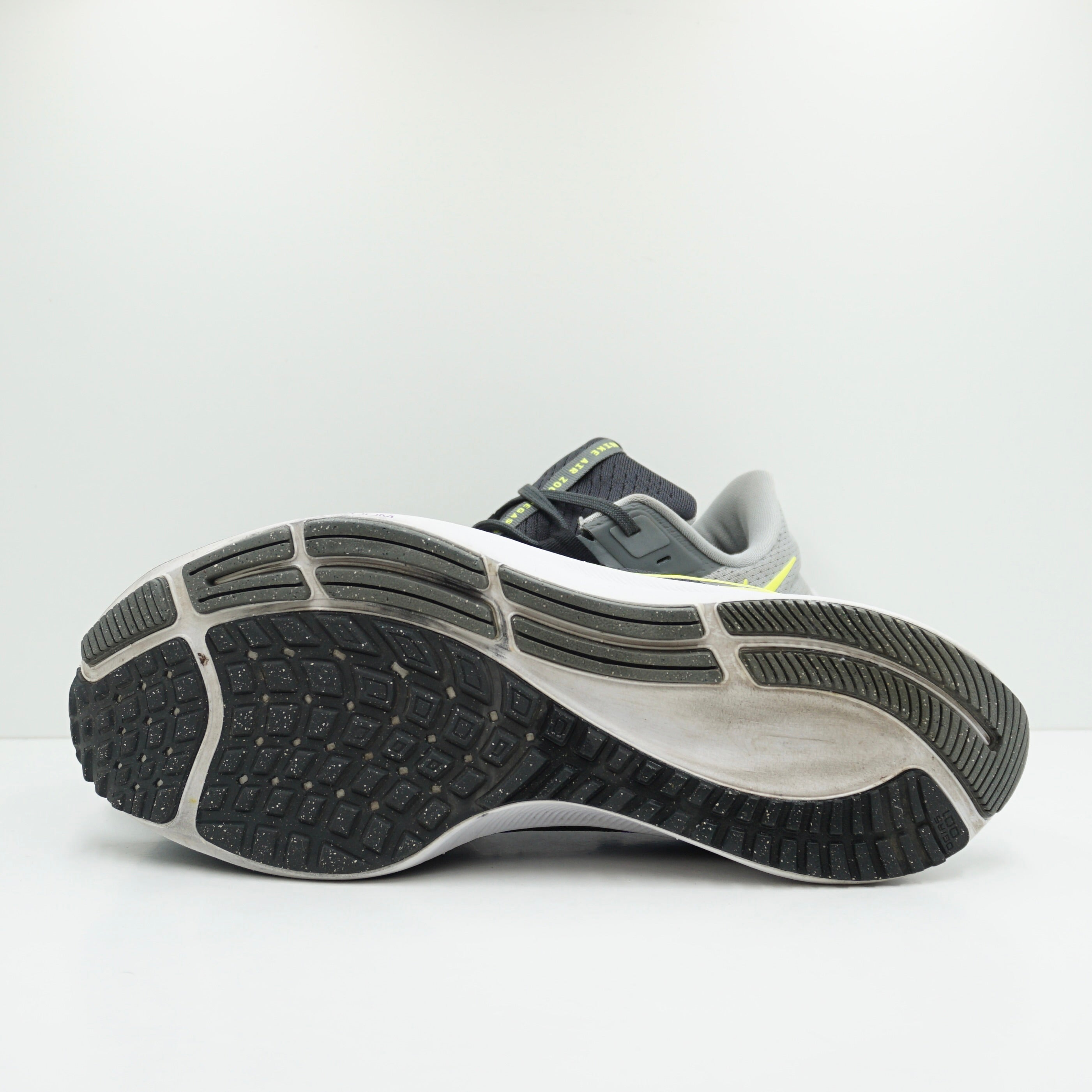 Nike Air Zoom Pegasus 38 'Dark Smoke Grey Volt