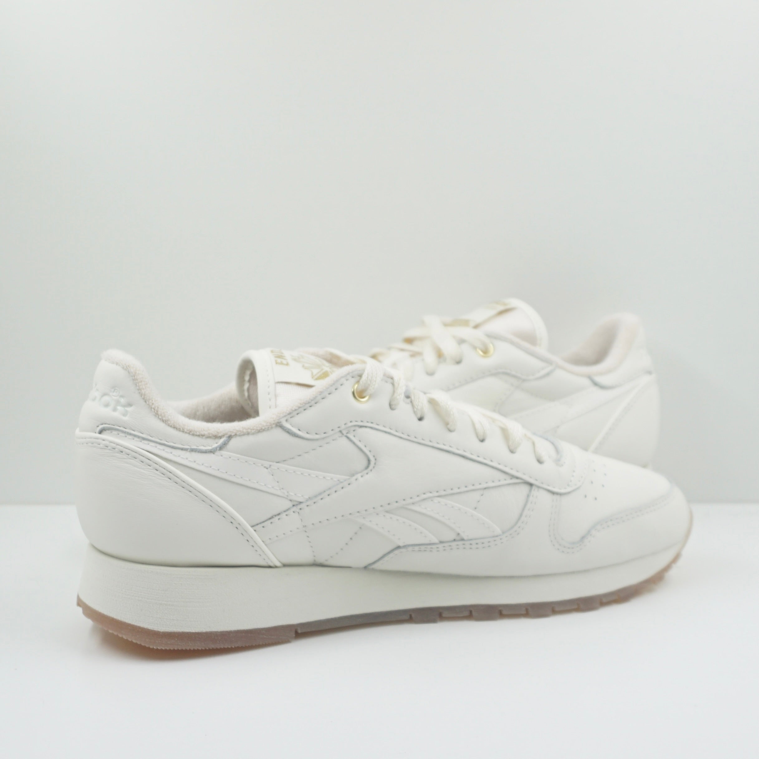 Reebok Classic Leather END. The Streets Chalk
