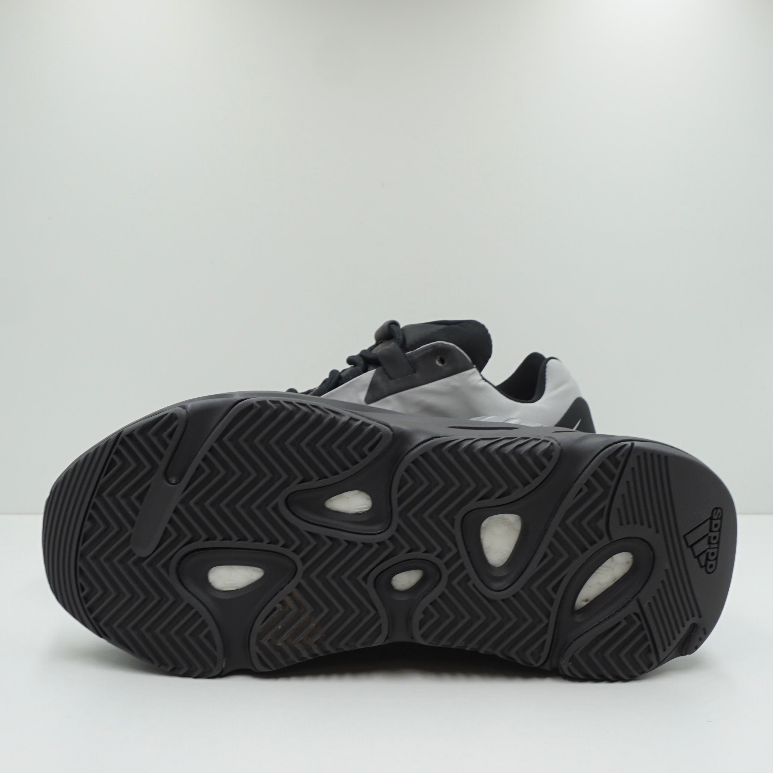 Adidas Yeezy Boost 700 MNVN Metallic Adidas Yeezy Boost 700 MNVN Metallic