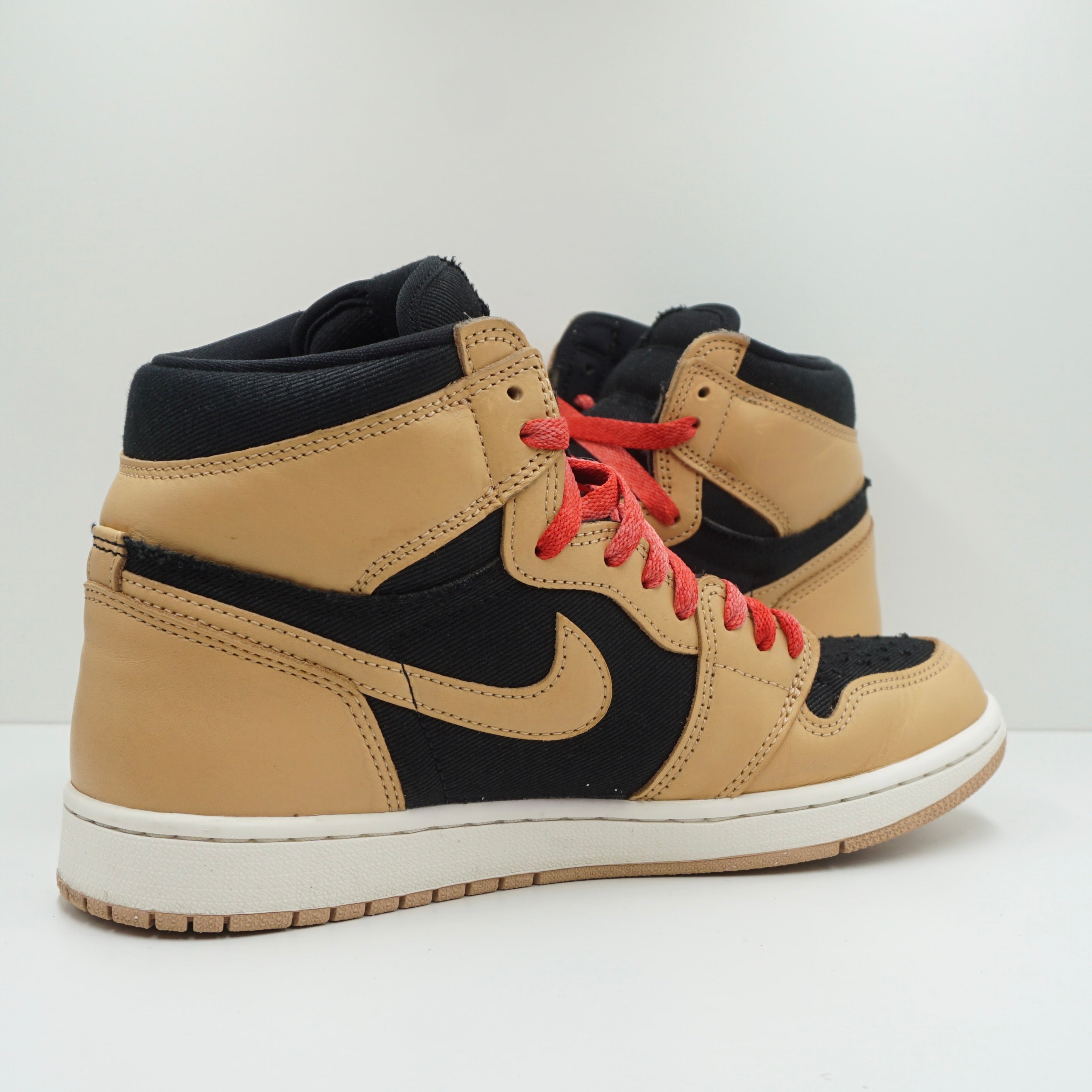 Jordan 1 Retro High OG Heirloom