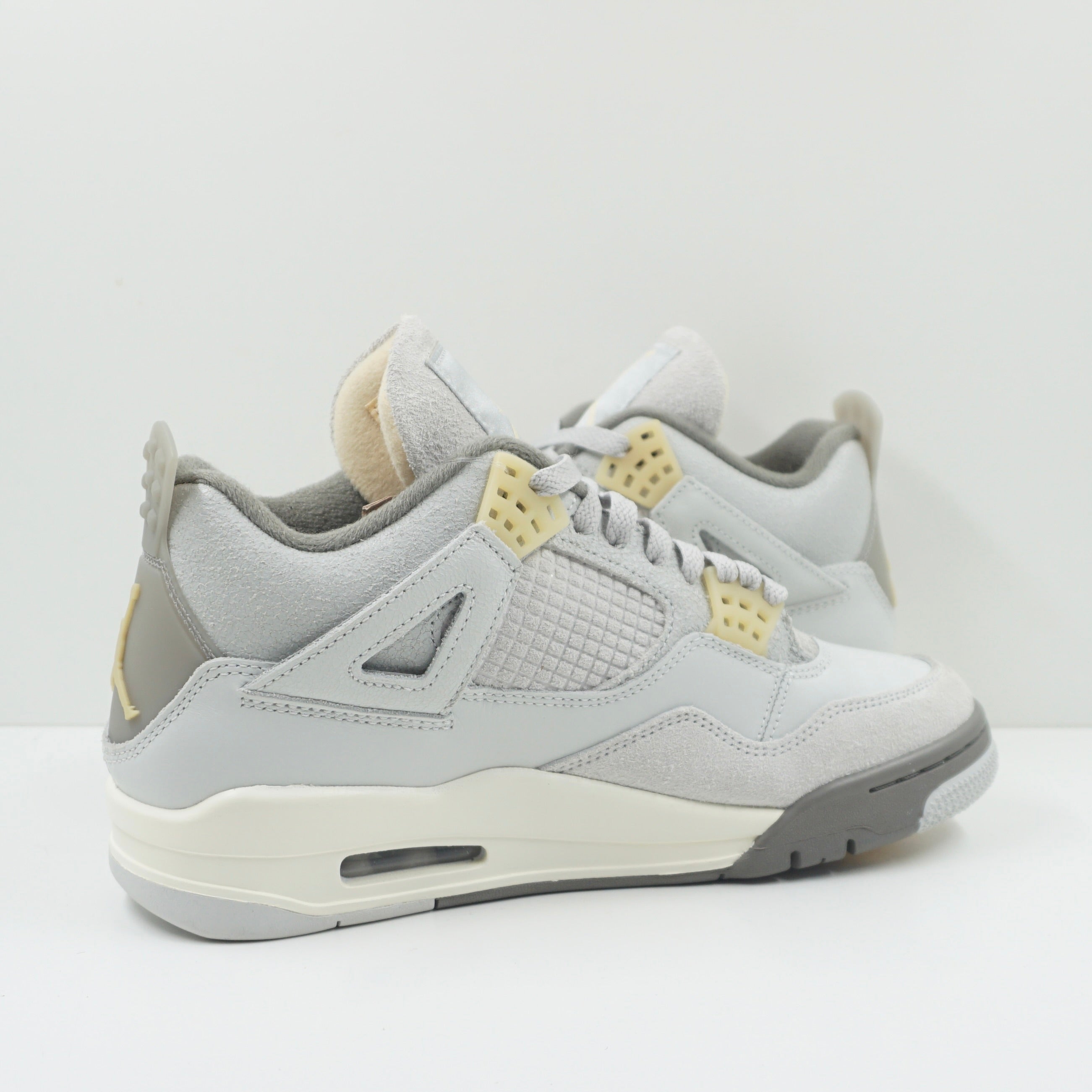 Jordan 4 Retro SE Craft Photon Dust