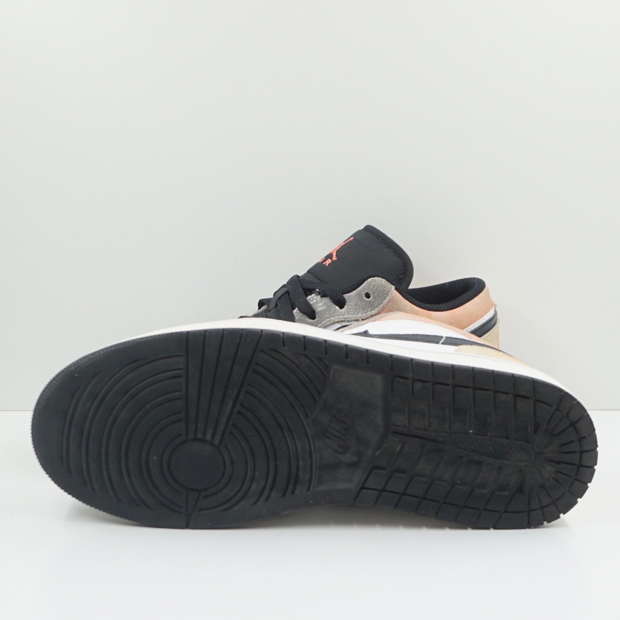 Jordan 1 Low SE Flight Club