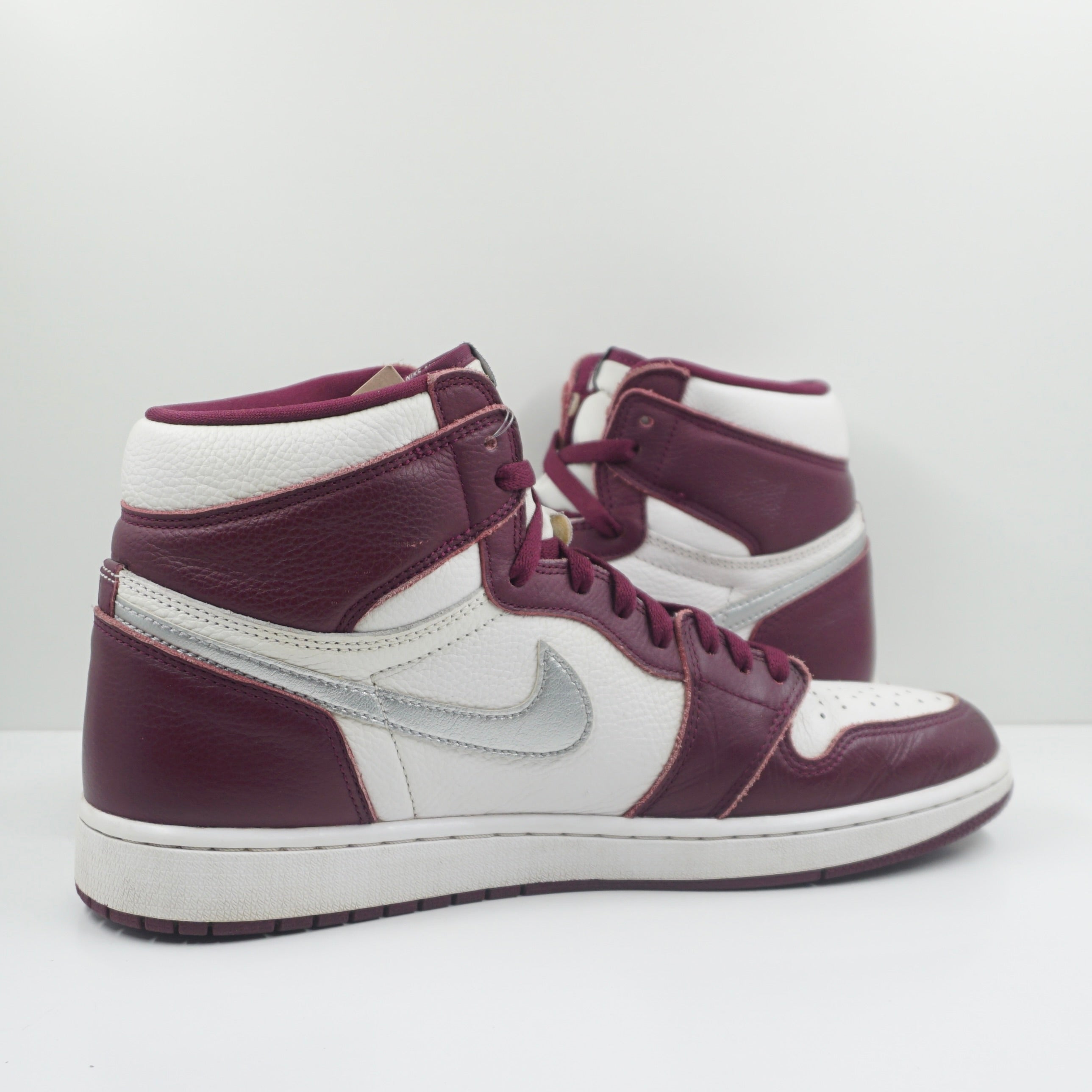 Jordan 1 Retro High OG Bordeaux