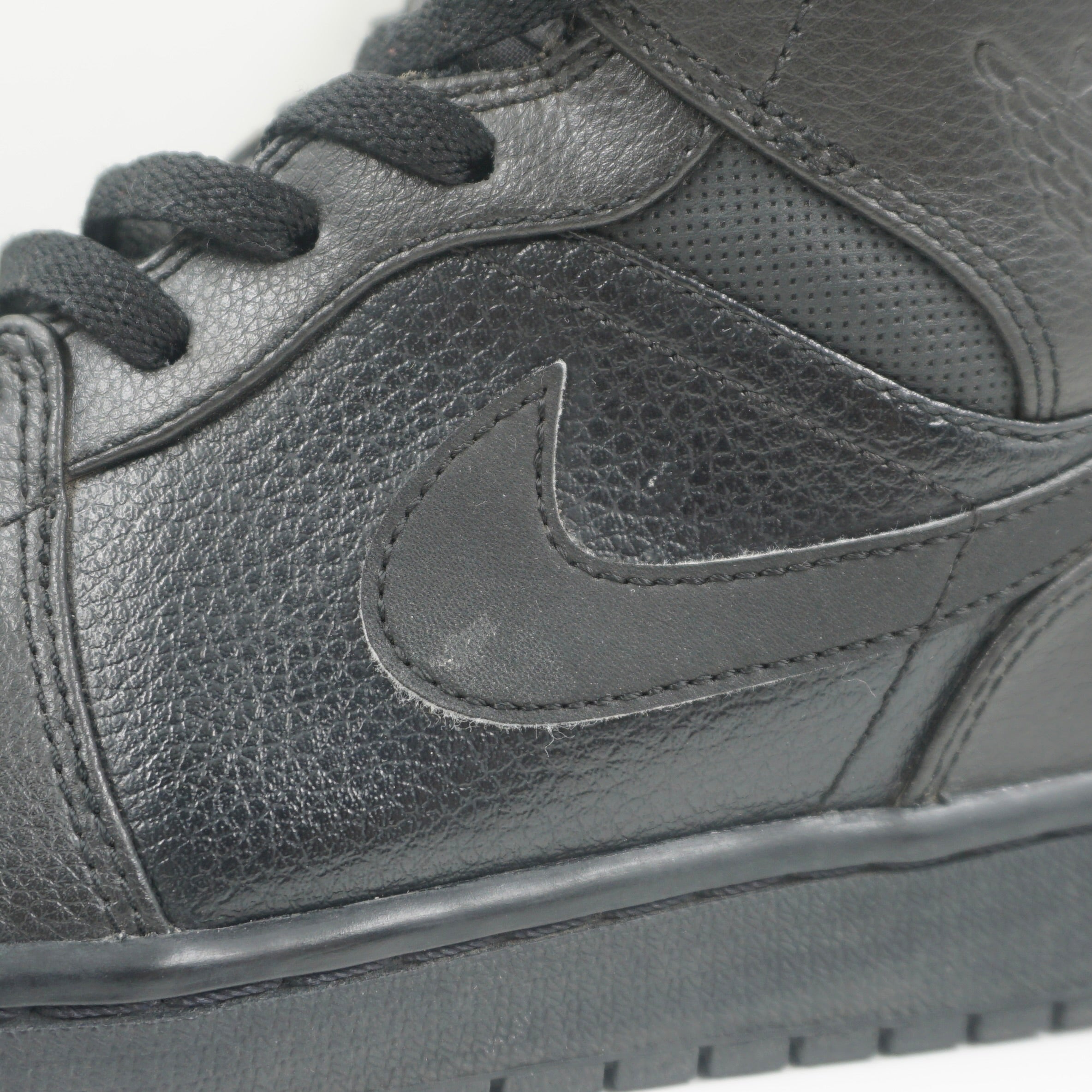 Jordan 1 Retro Mid Black (2015)