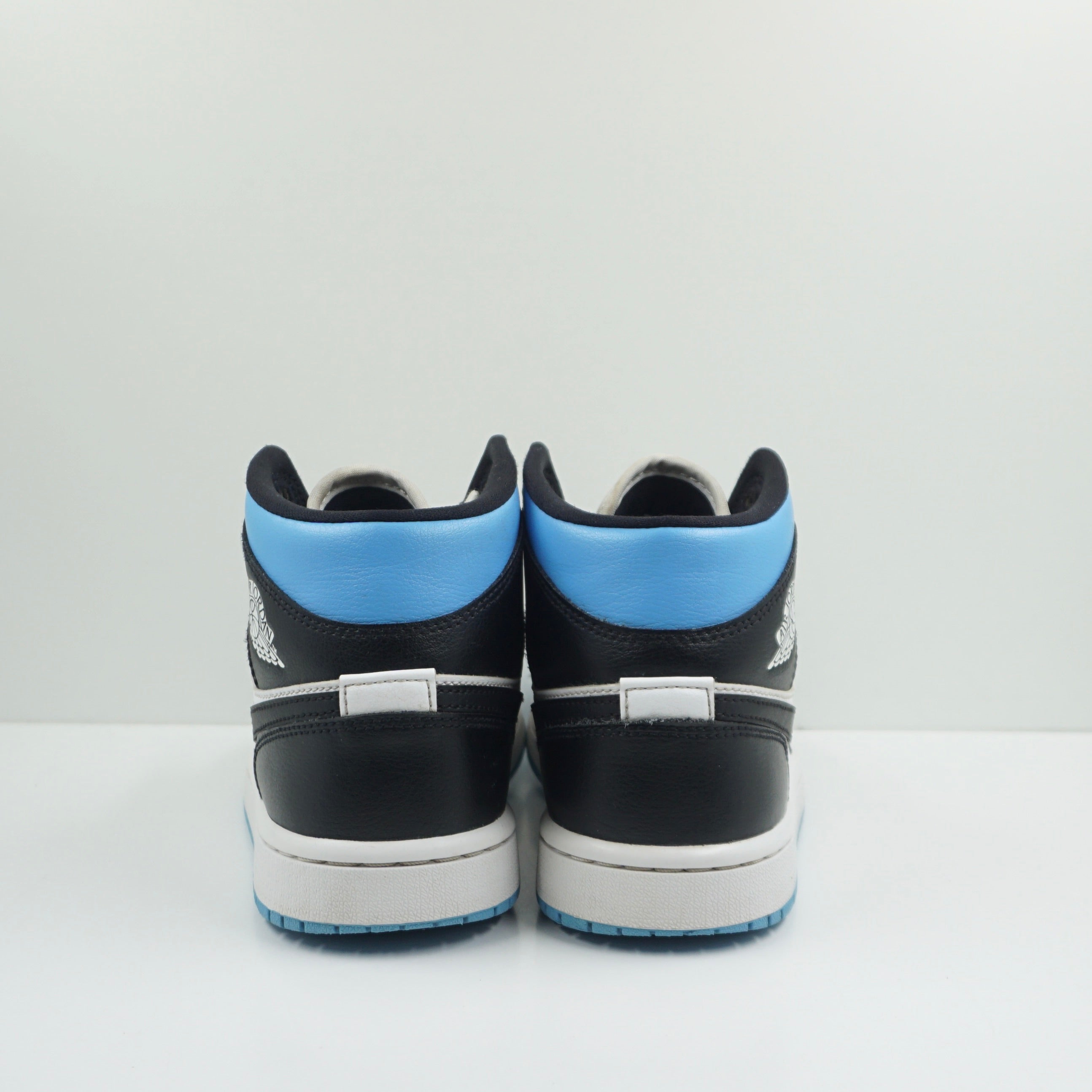 Jordan 1 Mid University Blue (W)