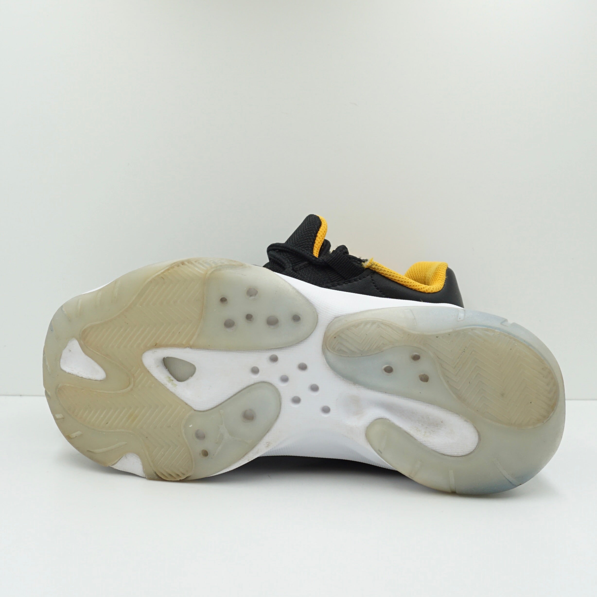 Jordan 11 CMFT Low Black Taxi (GS)