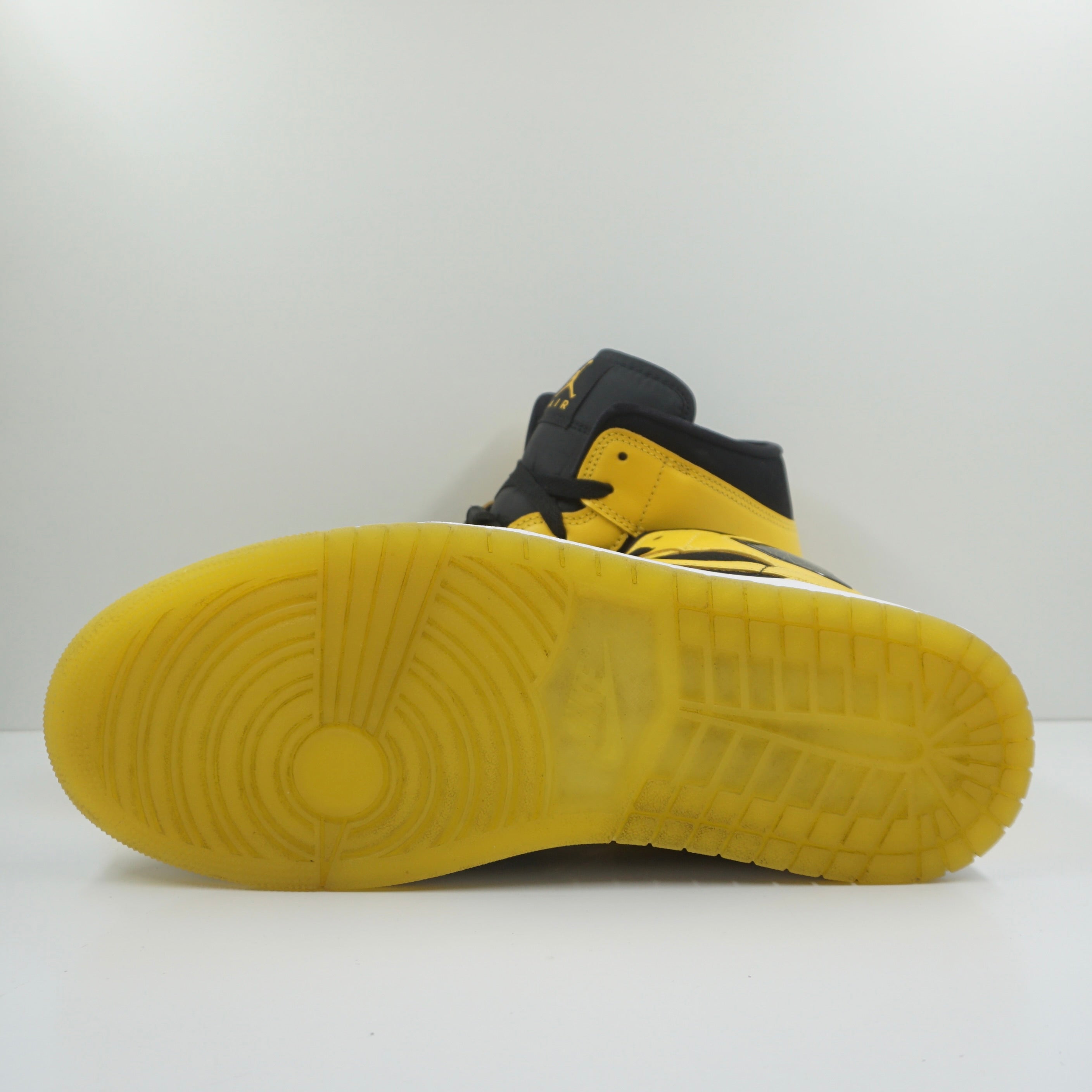 Jordan 1 Mid New Love (2025)