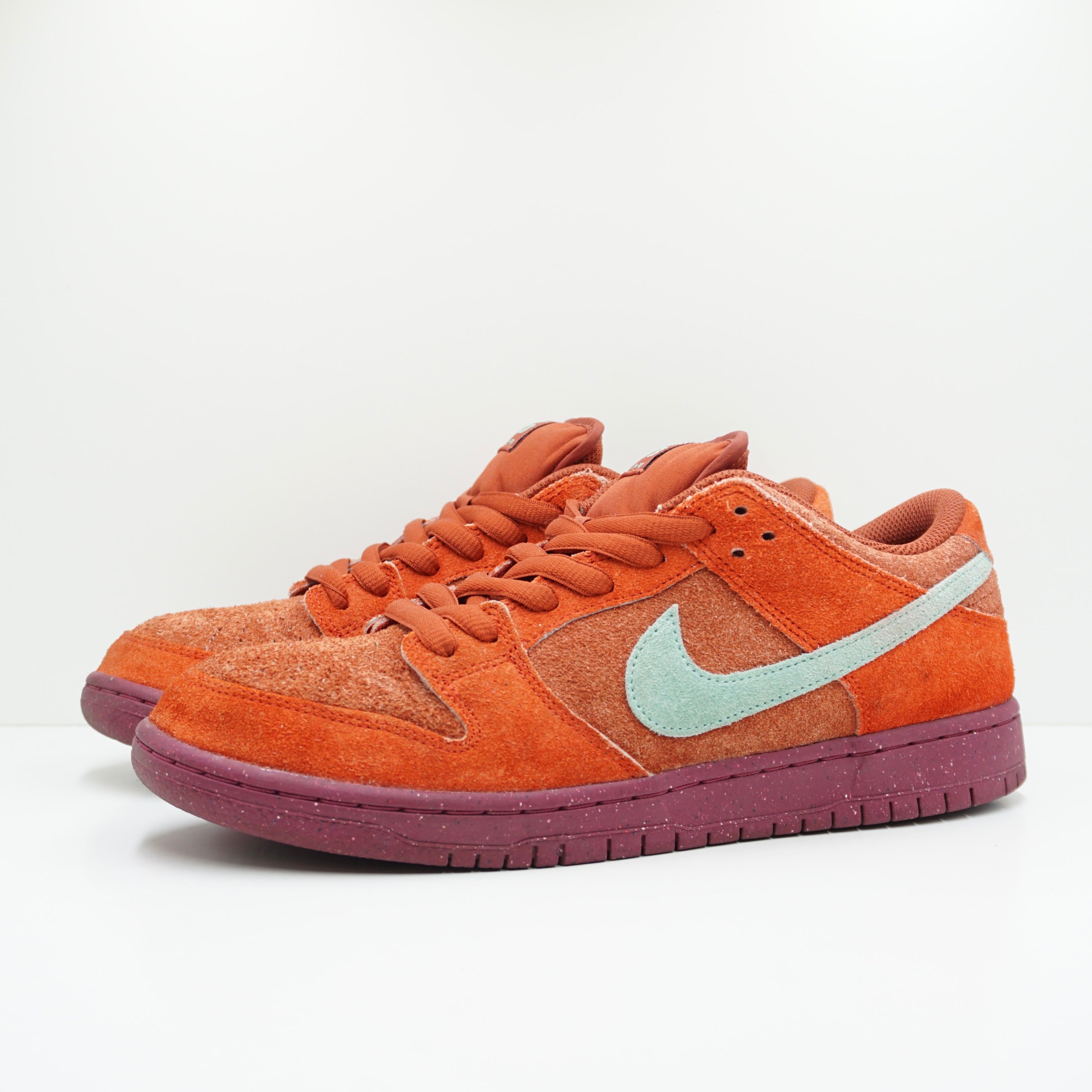 Nike SB Dunk Low Mystic Red Rosewood