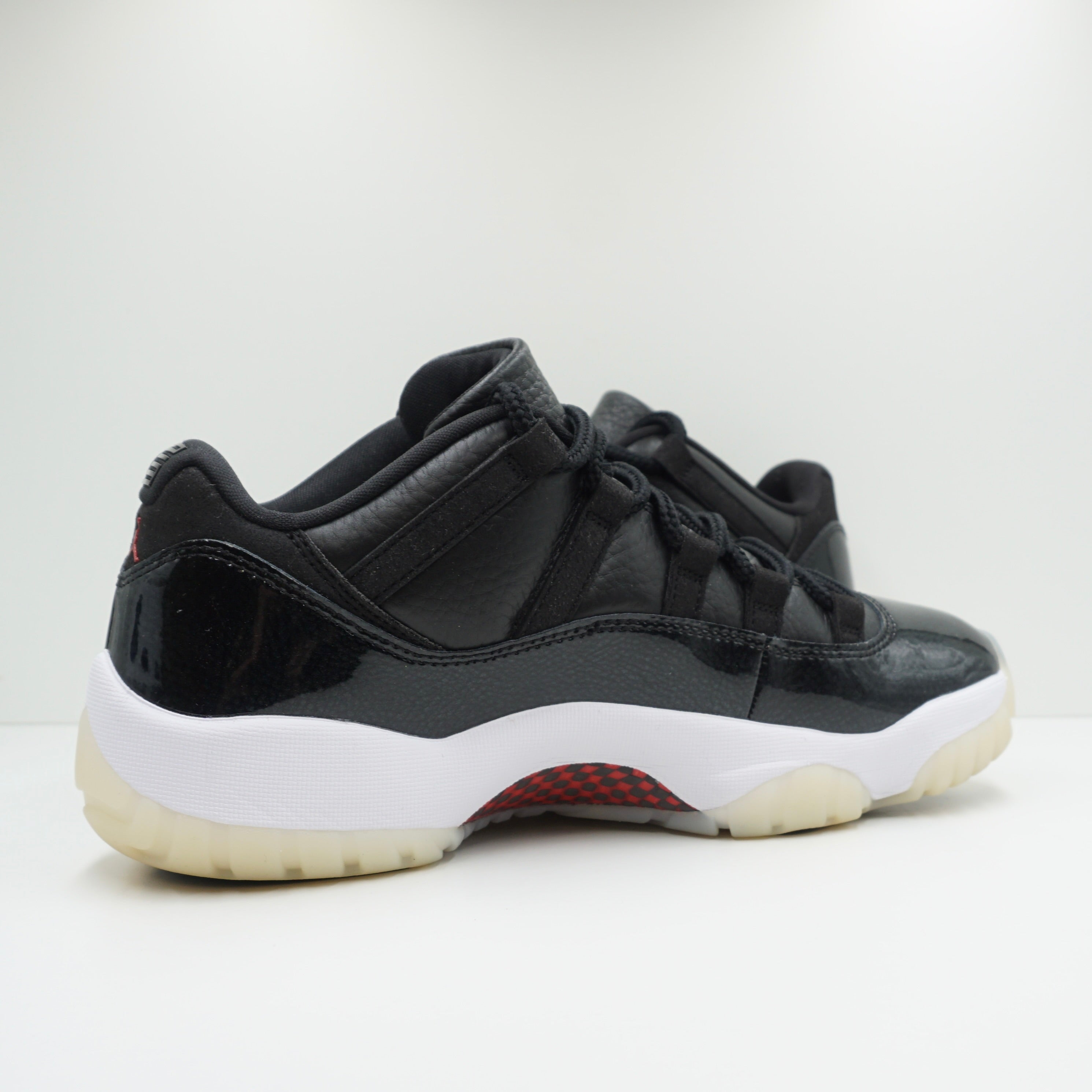 Jordan 11 Retro Low 72-10