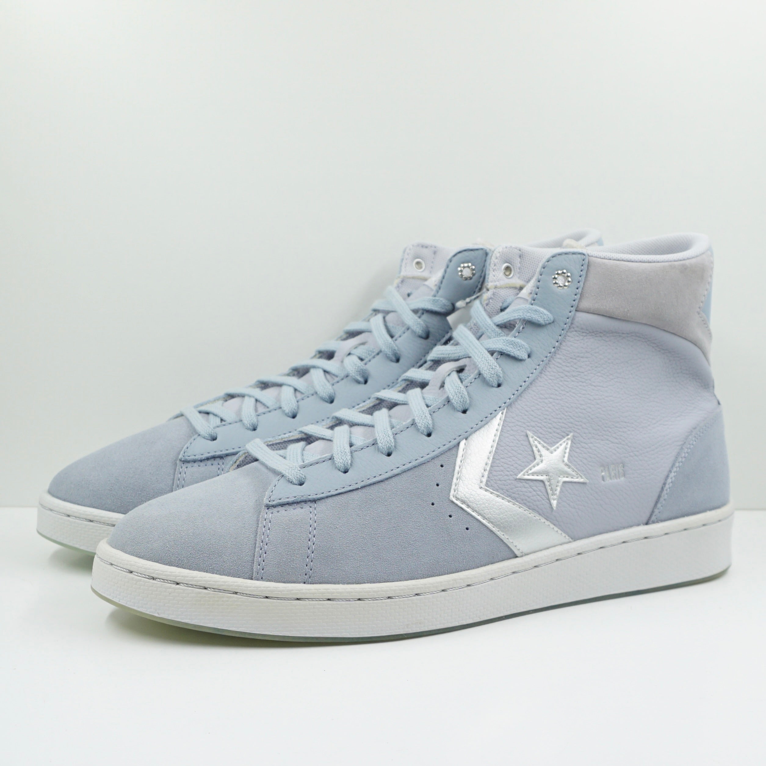 Converse Pro Leather High Heart of the City Paris