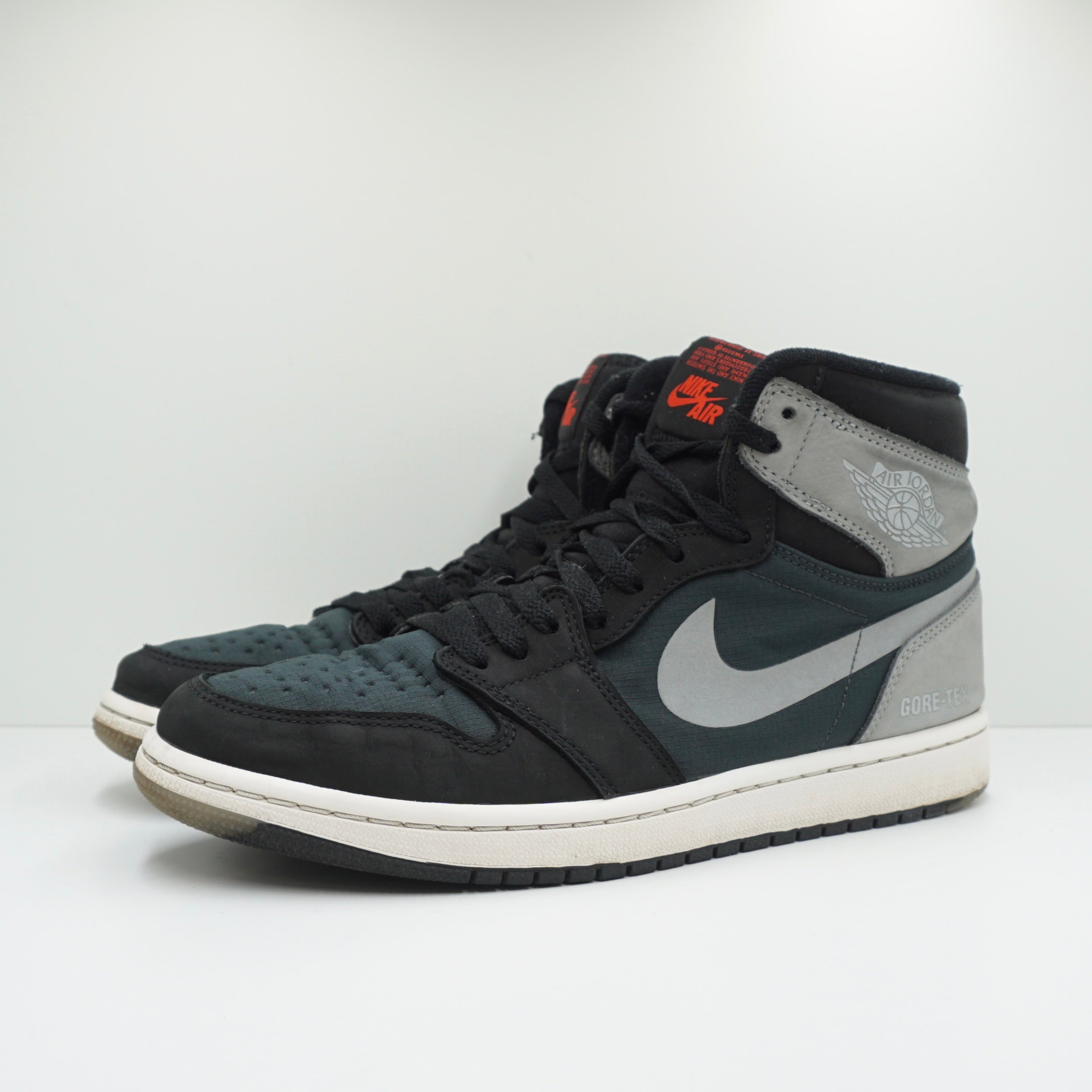 Jordan 1 Retro High Element Gore-Tex Black Particle Grey