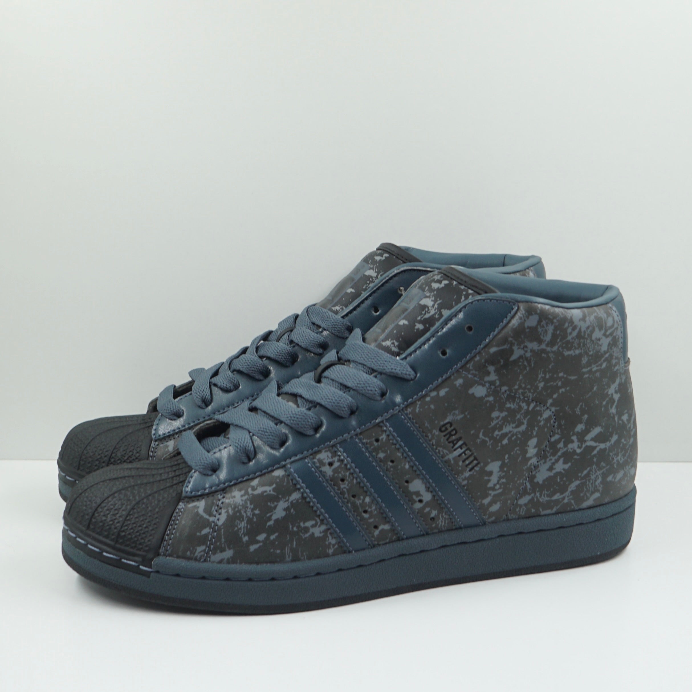 Vintage Adidas Pro Model Graffiti (2008)
