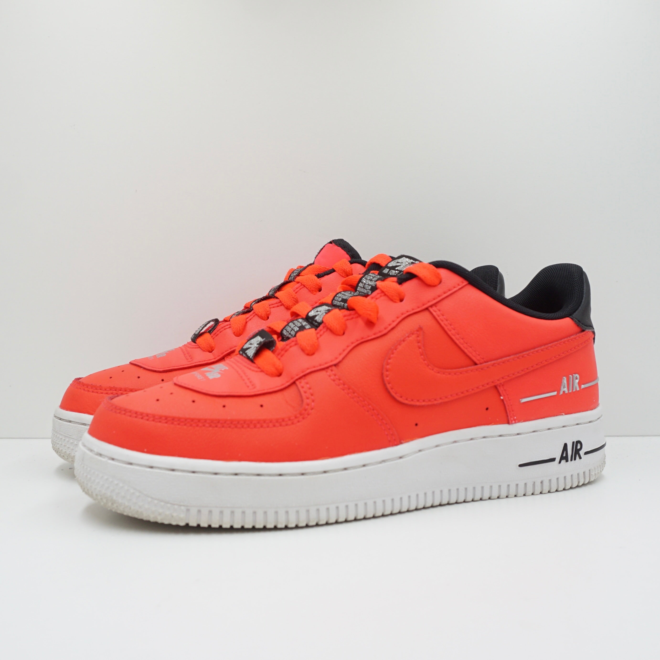 Nike air force 1 lv8 crimson best sale