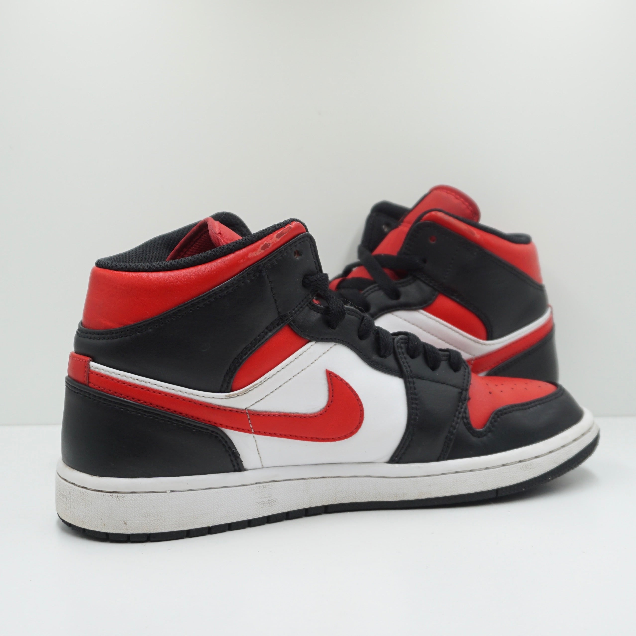 Jordan 1 Mid White Black Red (2022)