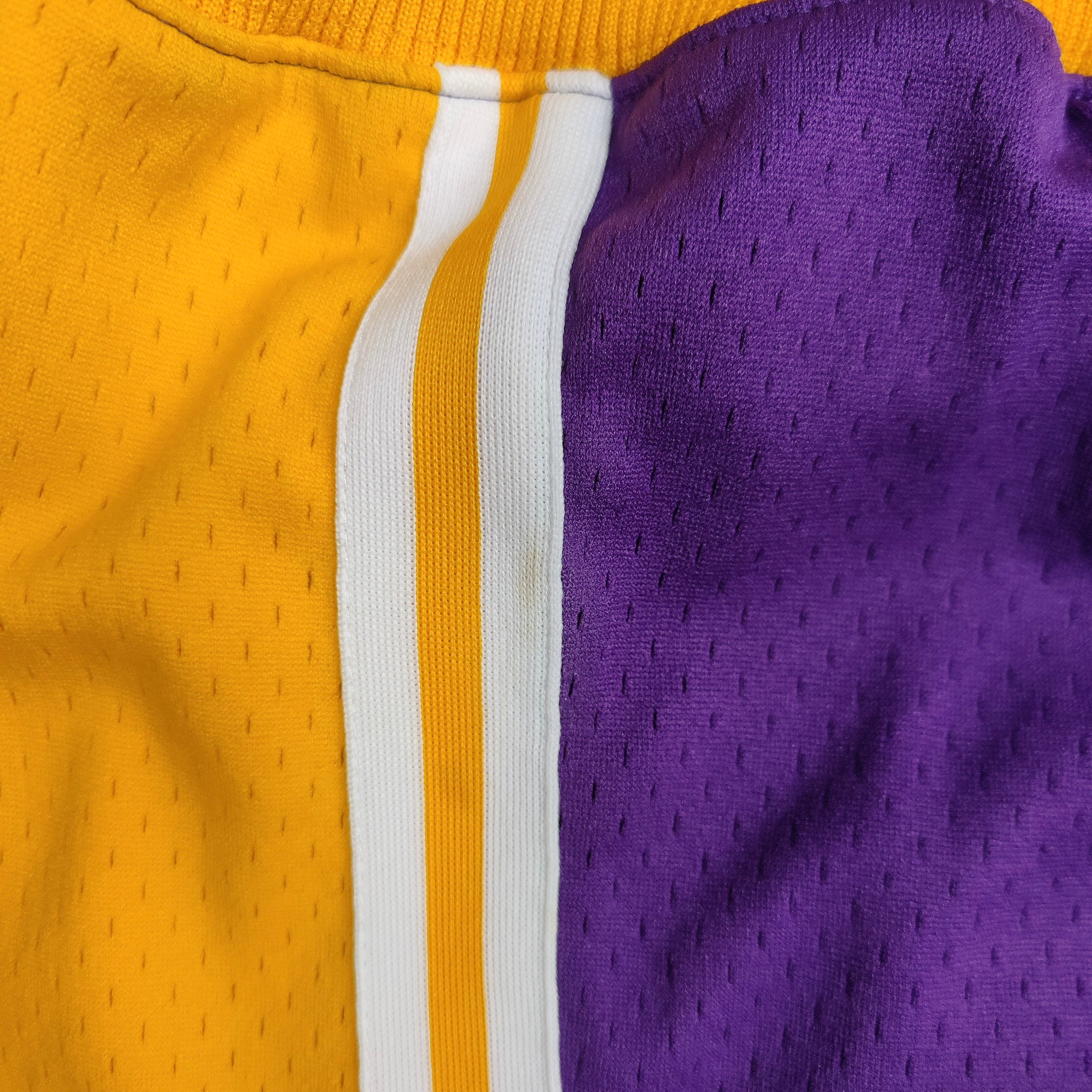 Mitchell & Ness NBA Los Angeles Lakers Home 1996-97 Basketball Shorts