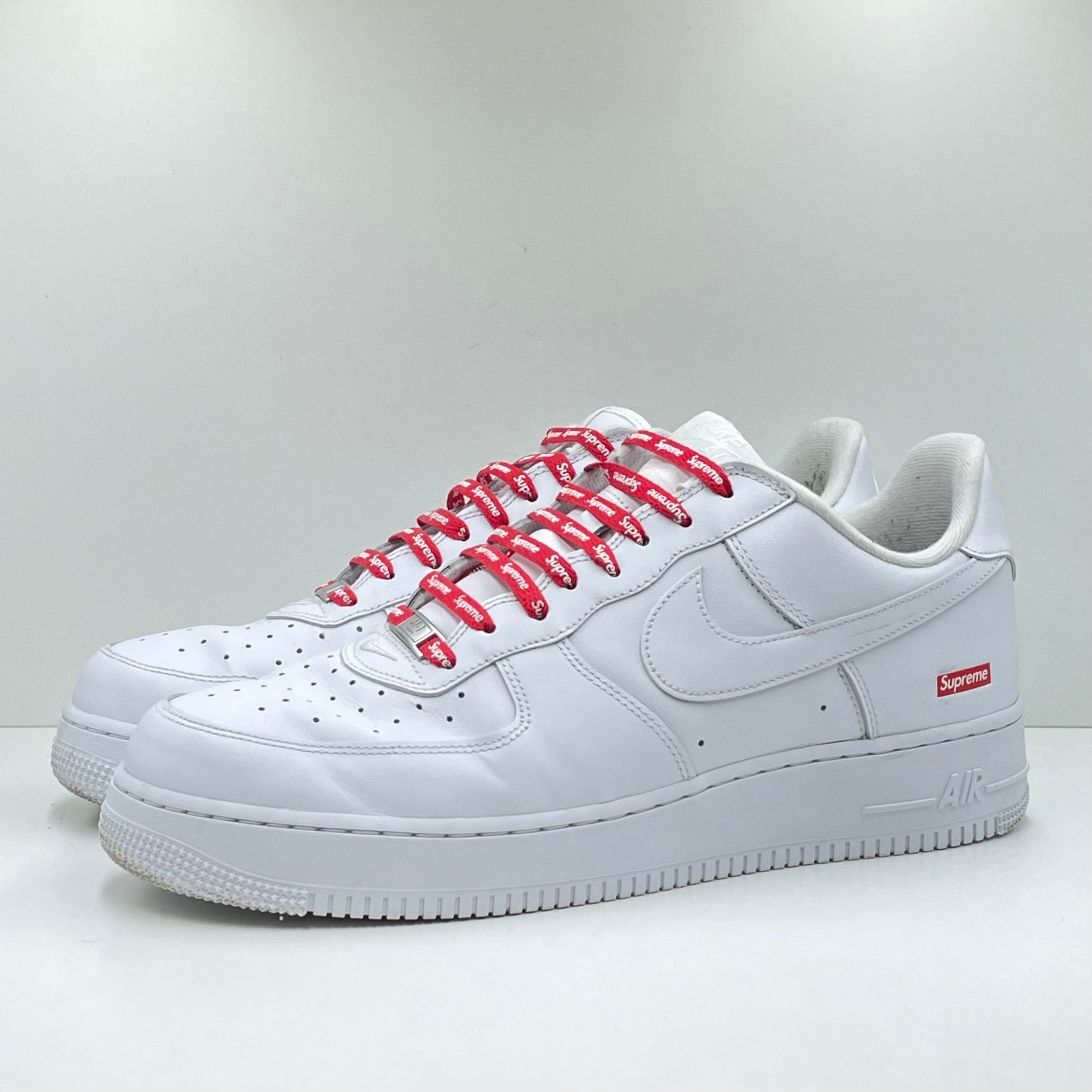 Nike Air Force 1 Low Supreme White