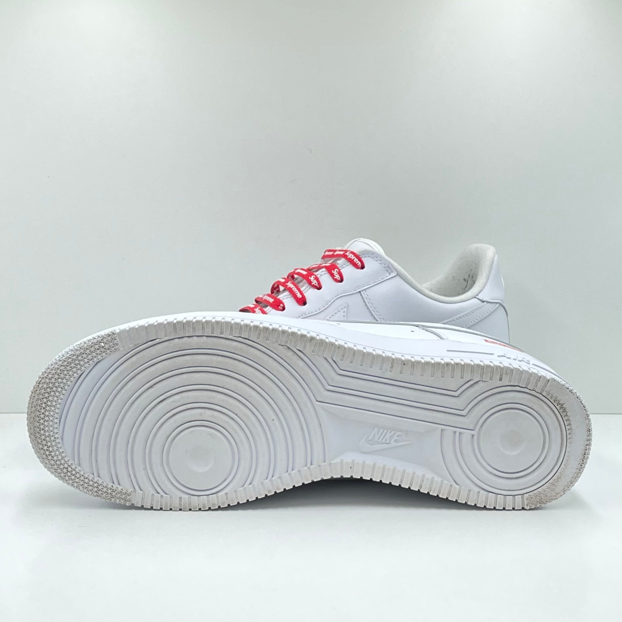 Nike Air Force 1 Low Supreme White