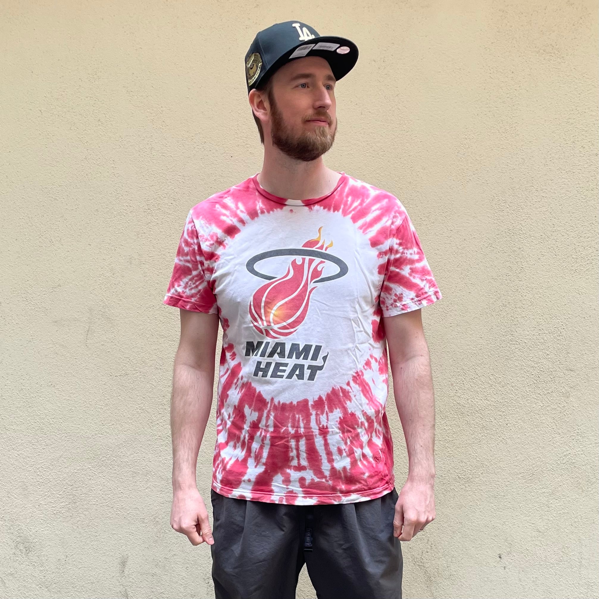 Mustache 3R Gade Hardwood Classics Miami Heat NBA White Pink Tshirt